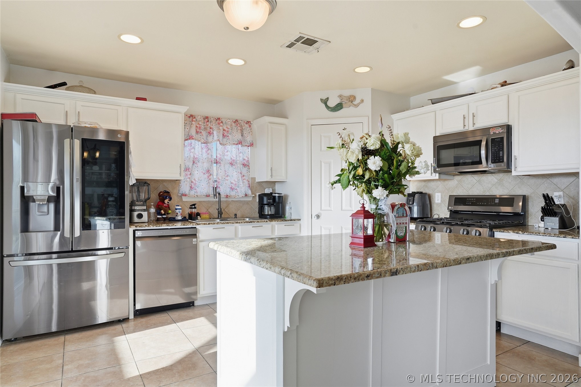 18304 E 43rd Street Property Photo 25