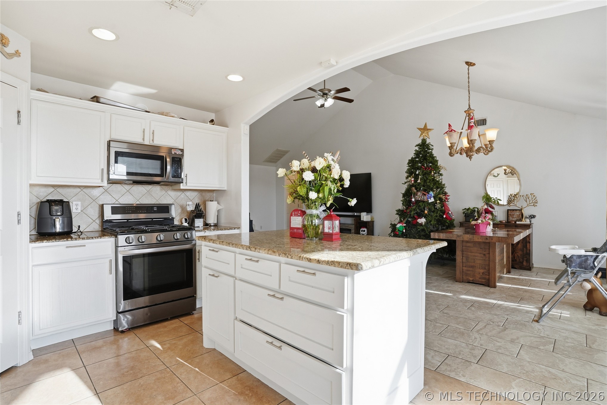 18304 E 43rd Street Property Photo 27