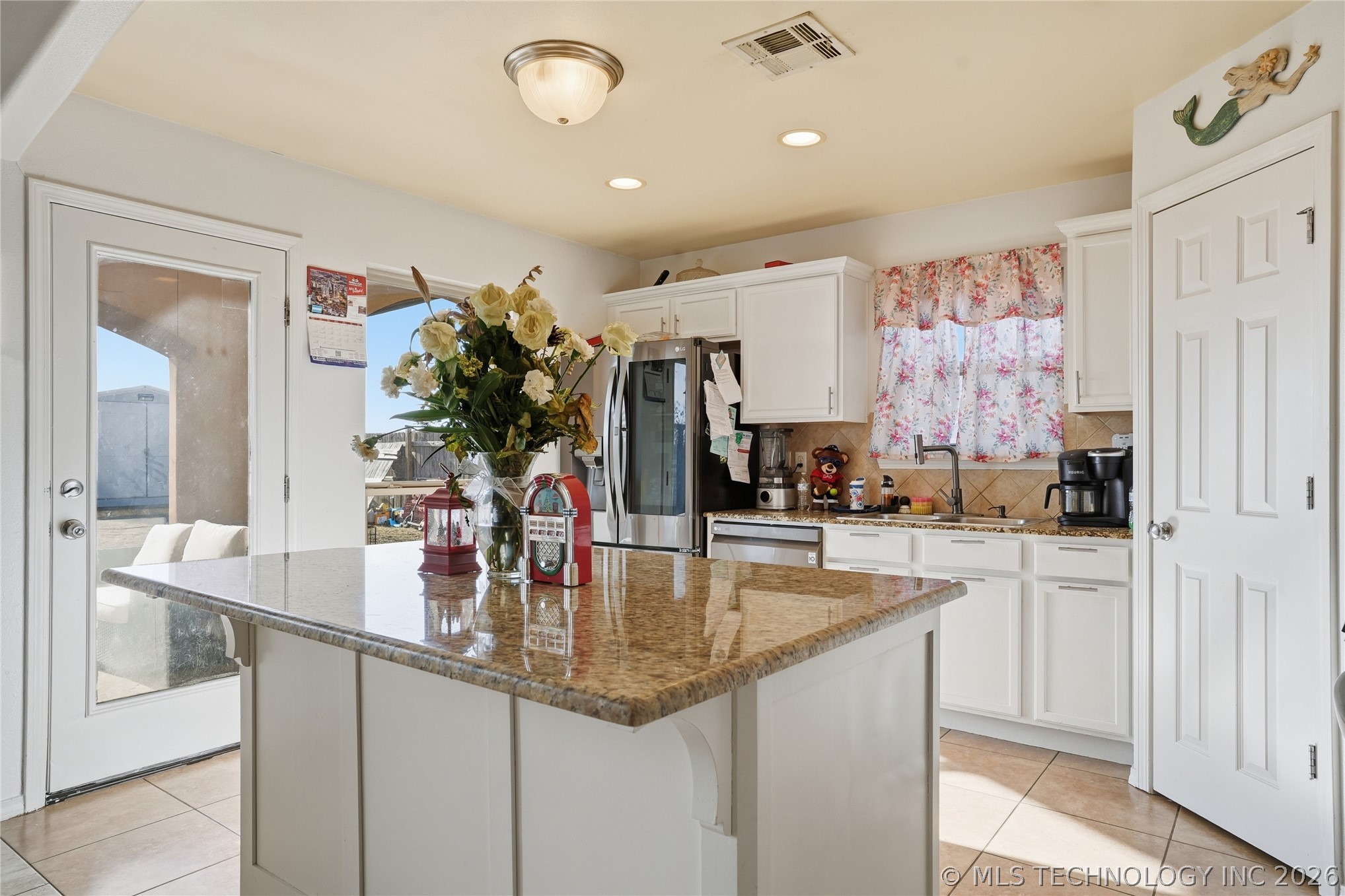 18304 E 43rd Street Property Photo 31