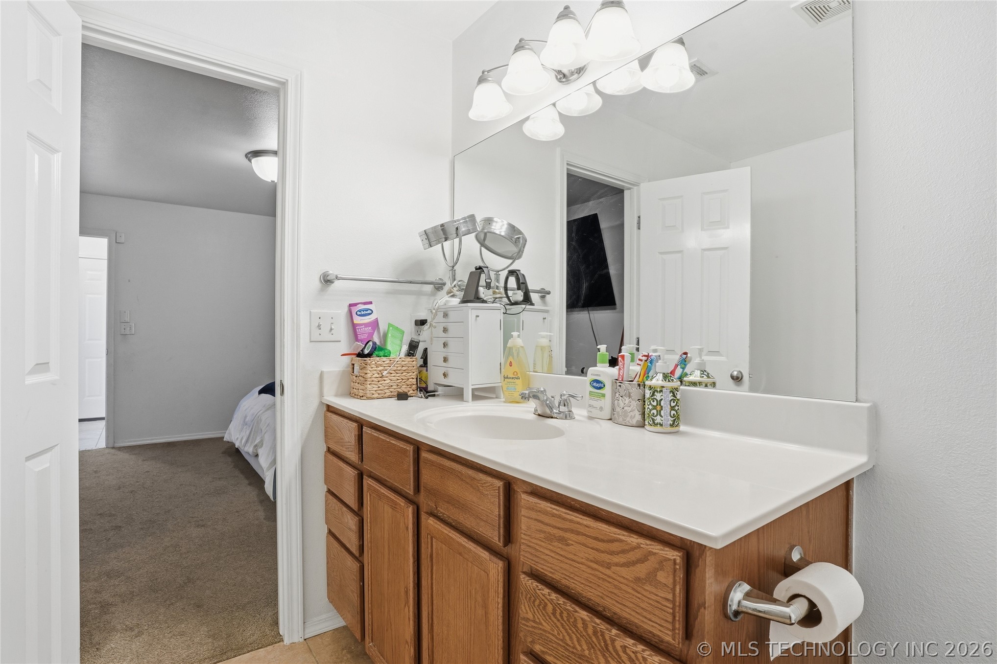 18304 E 43rd Street Property Photo 46