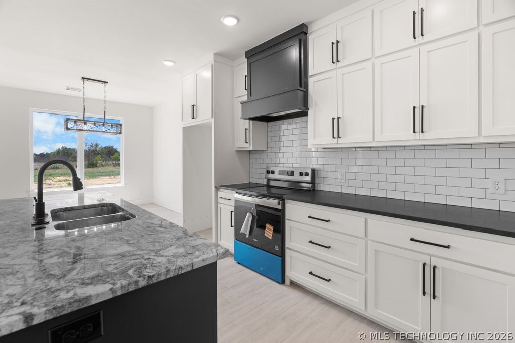 13203 Whimsical Lane Property Photo 11