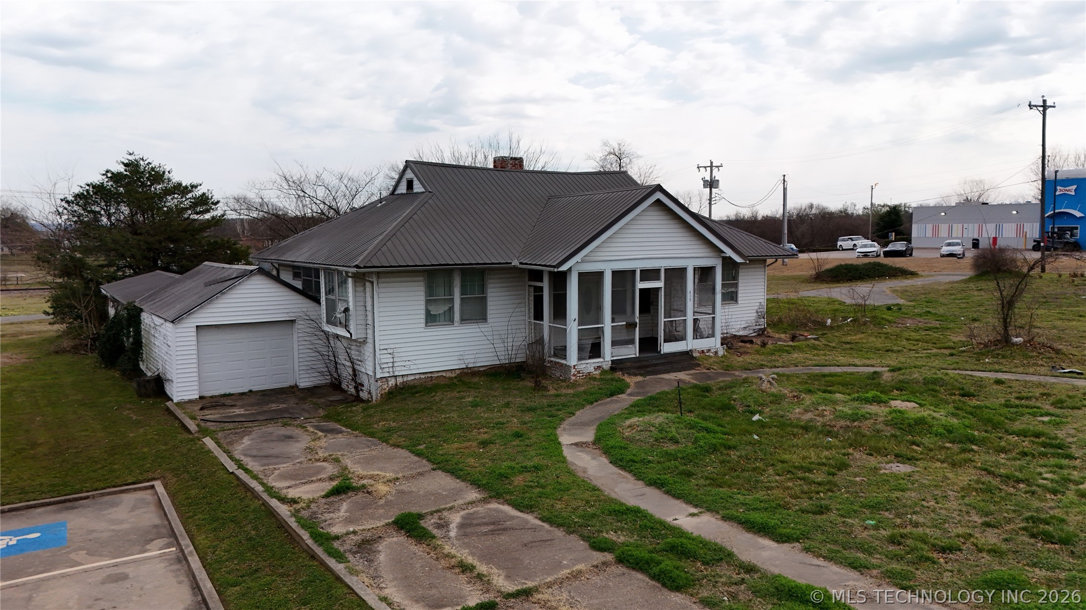 413 S Main Street Property Photo 2