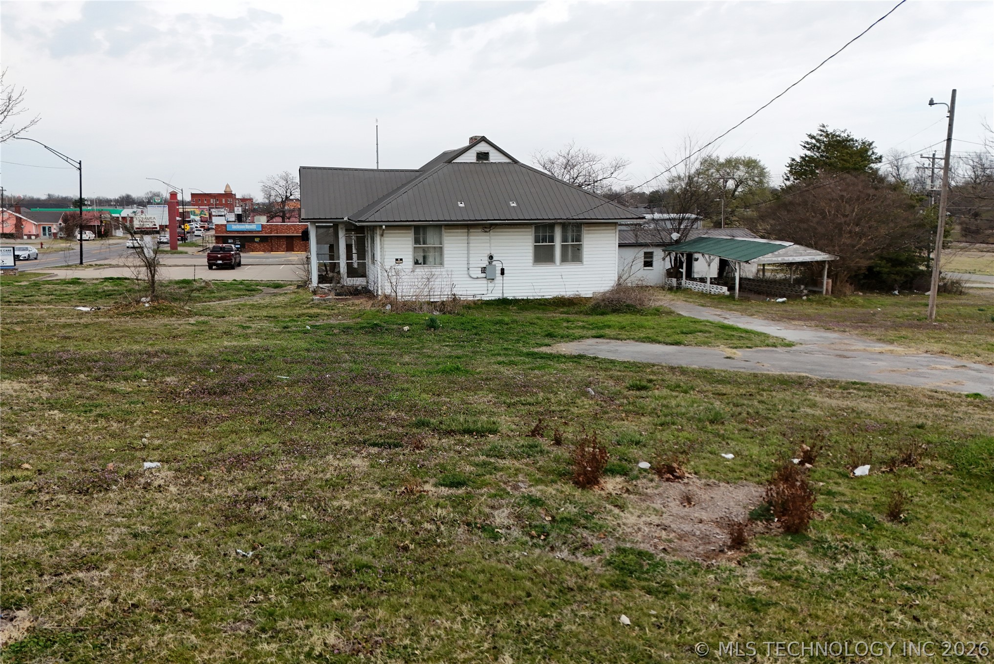 413 S Main Street Property Photo 4