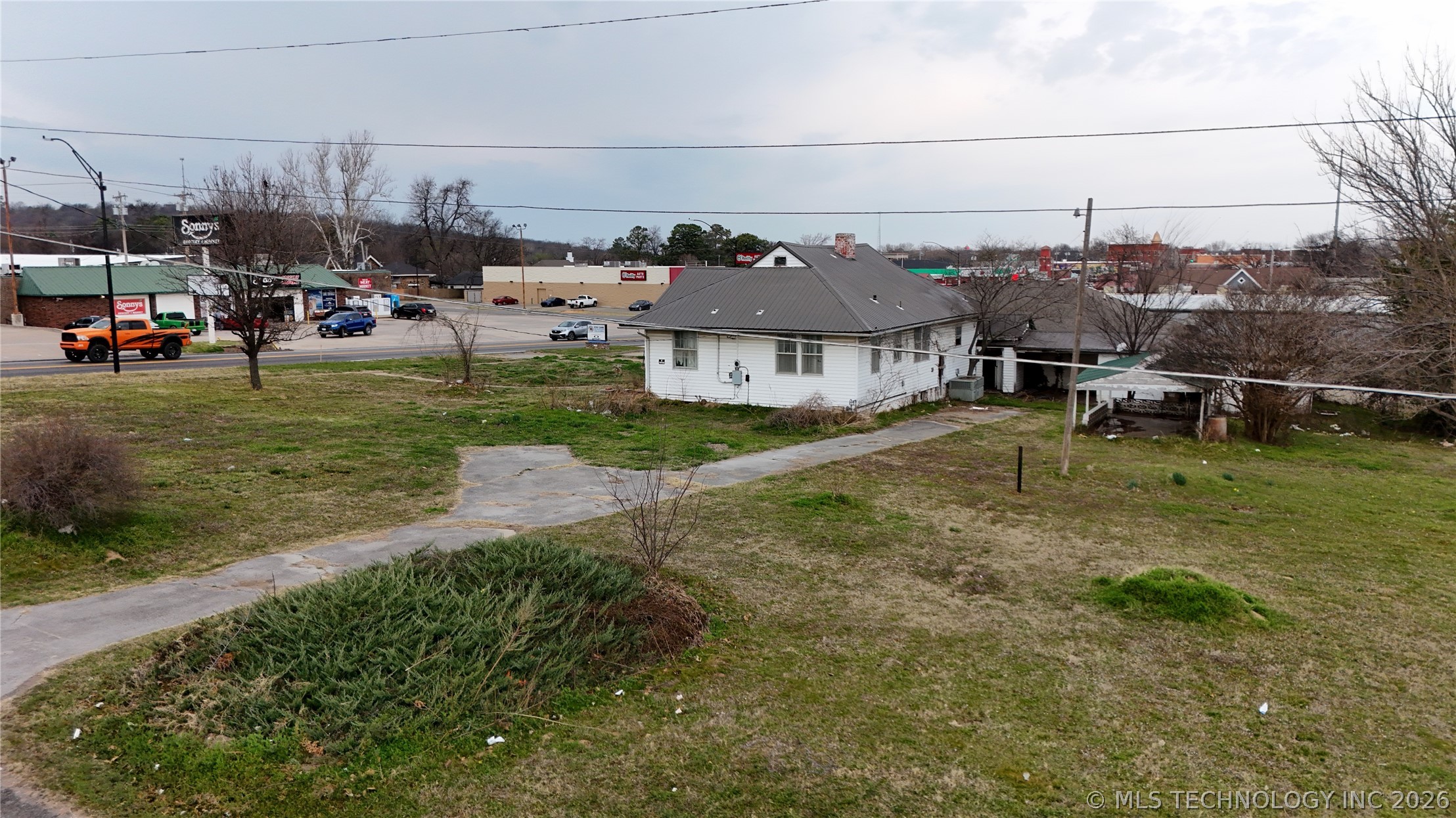 413 S Main Street Property Photo 6