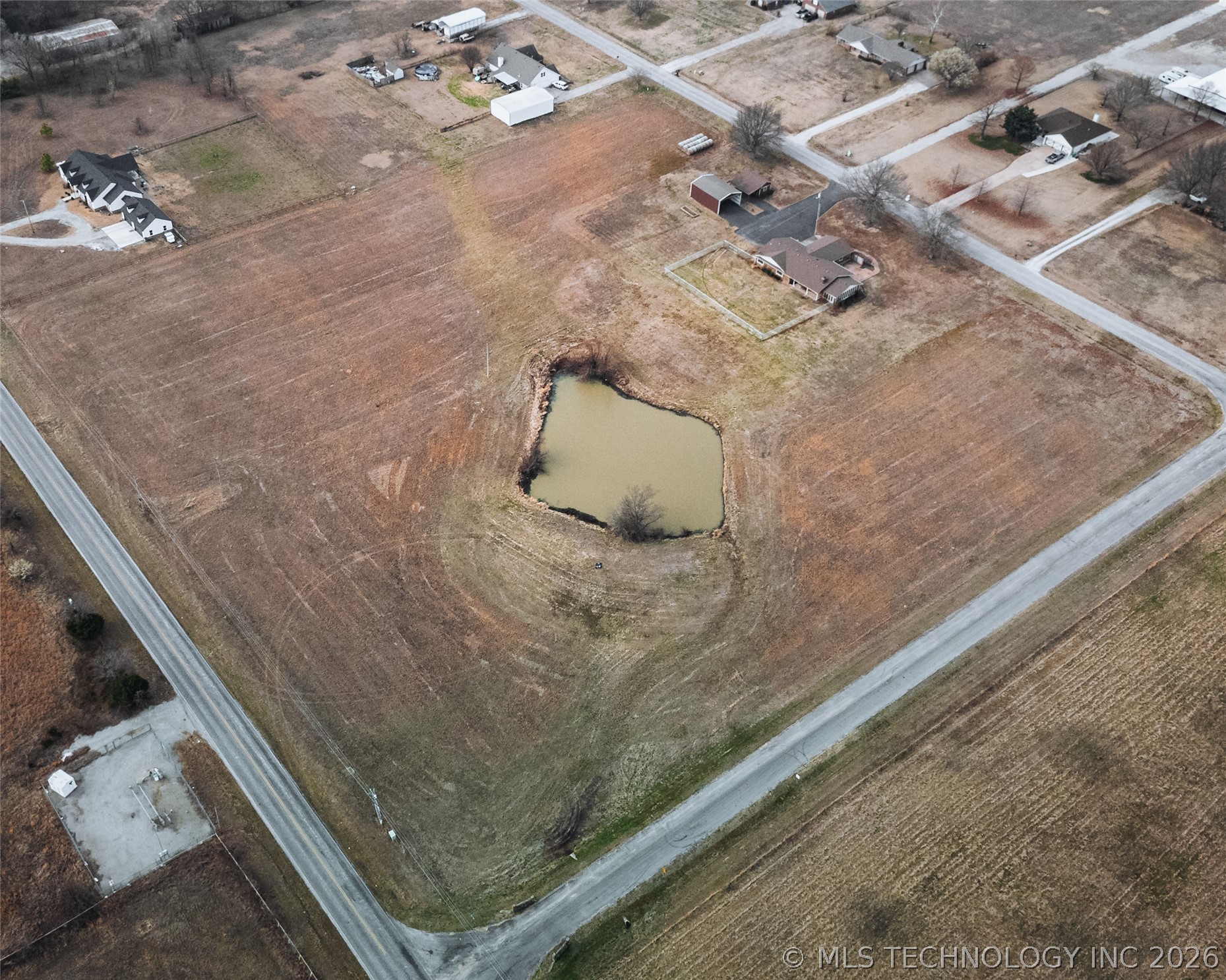 Memorial Road Property Photo 10