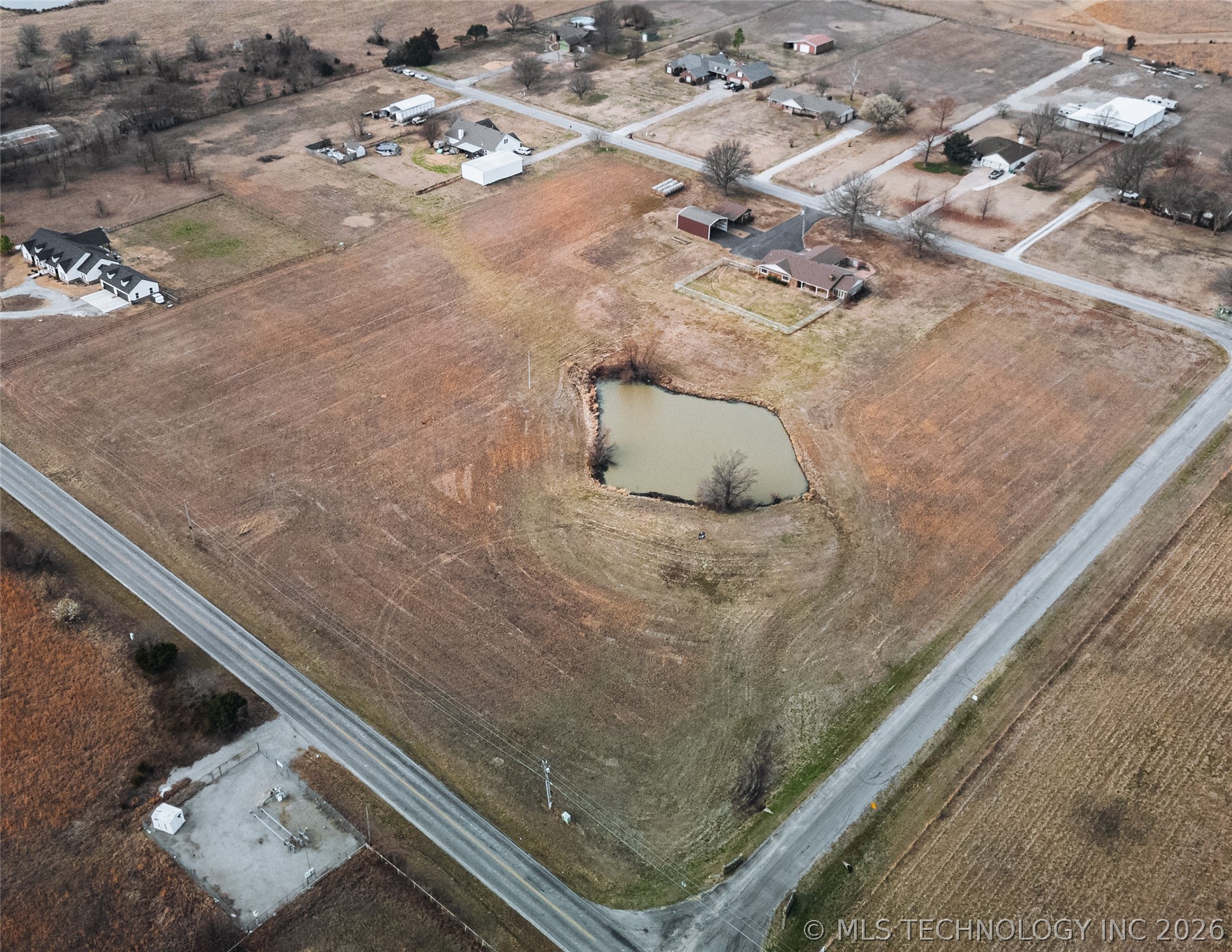 Memorial Road Property Photo 11