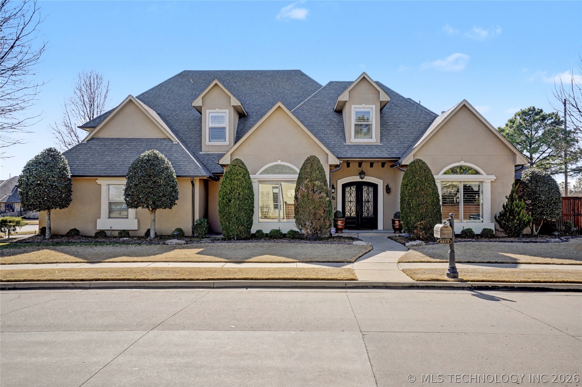 4312 S Quinoa Avenue Property Photo 2