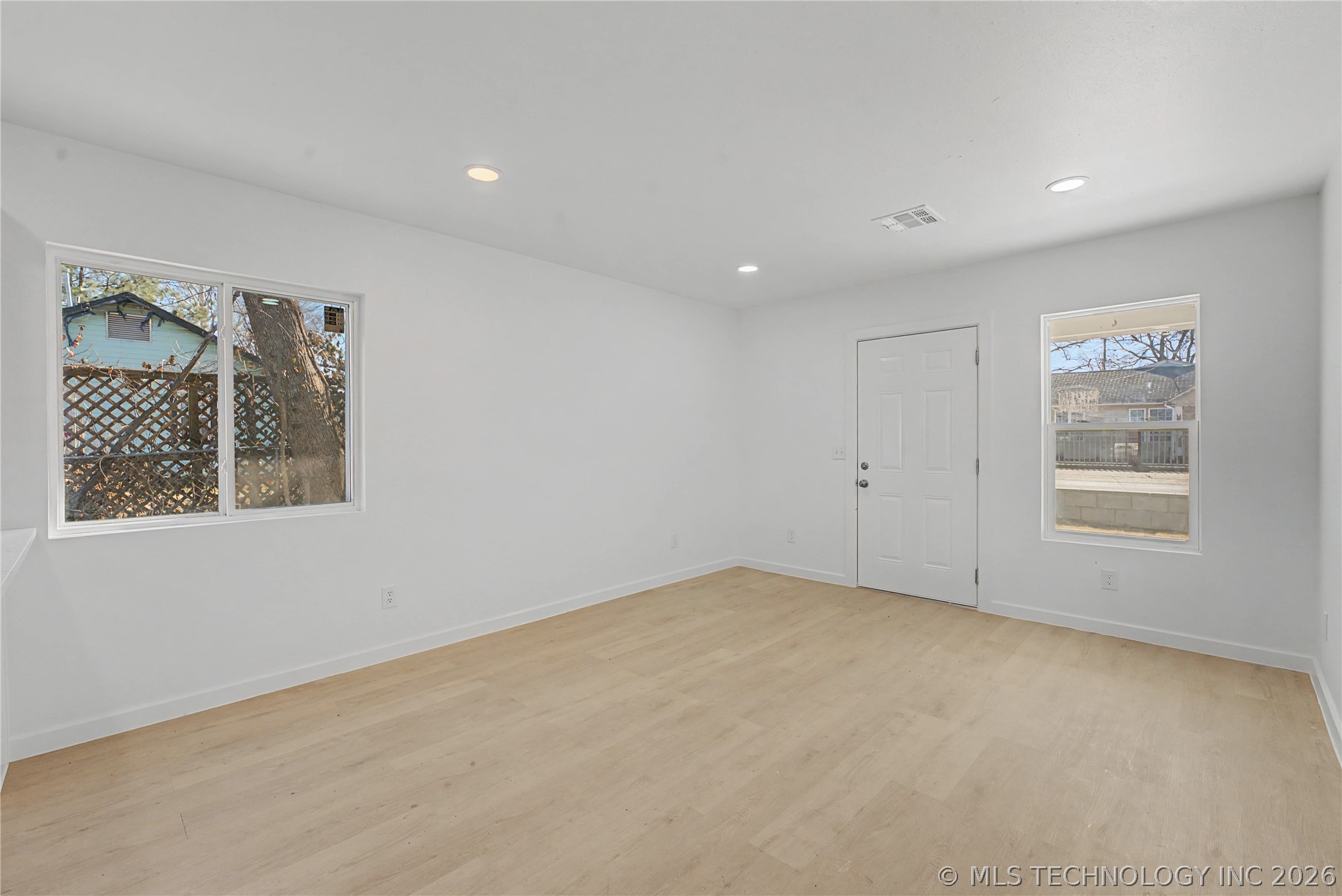 215 W Burnham Avenue Property Photo 10