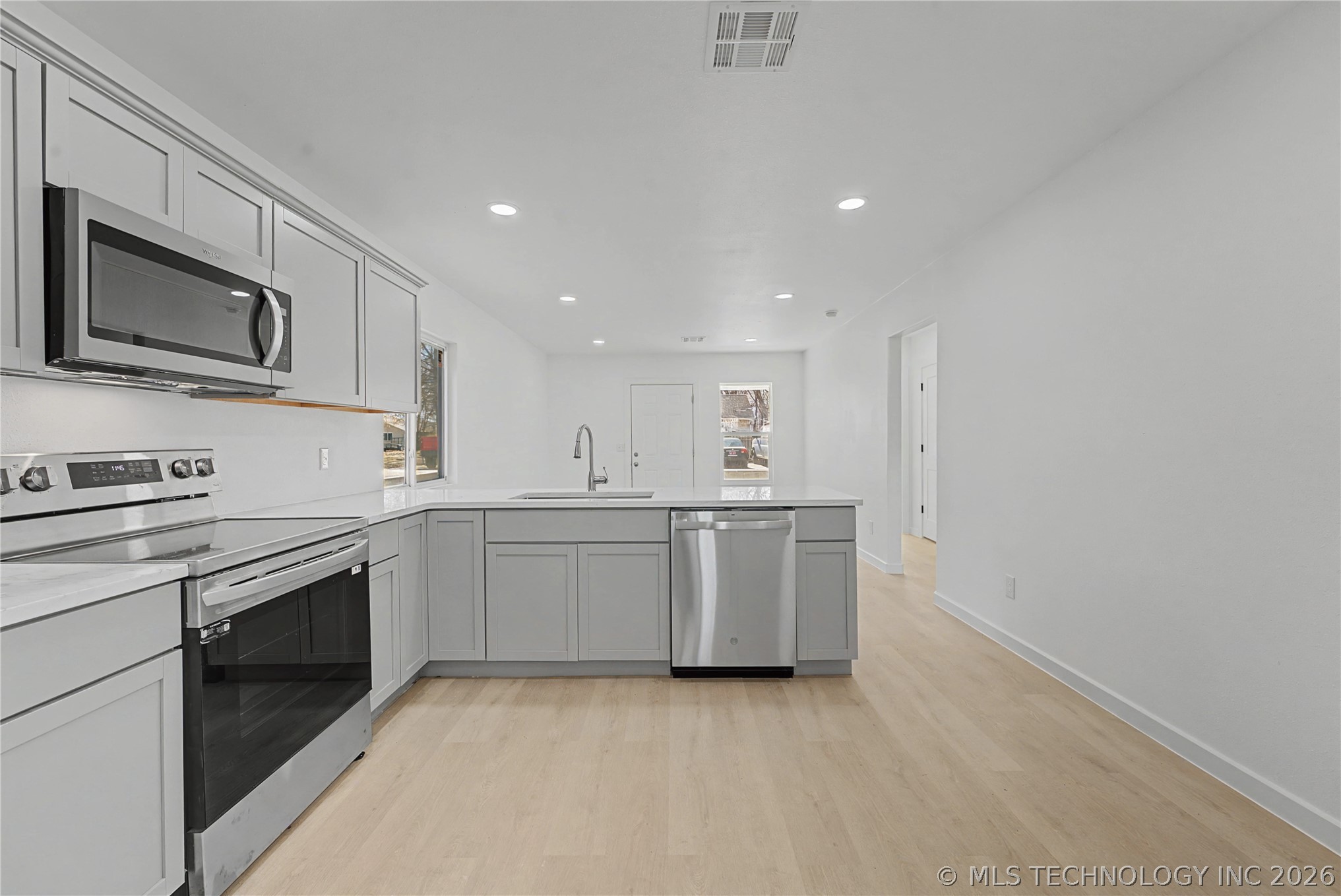 215 W Burnham Avenue Property Photo 14