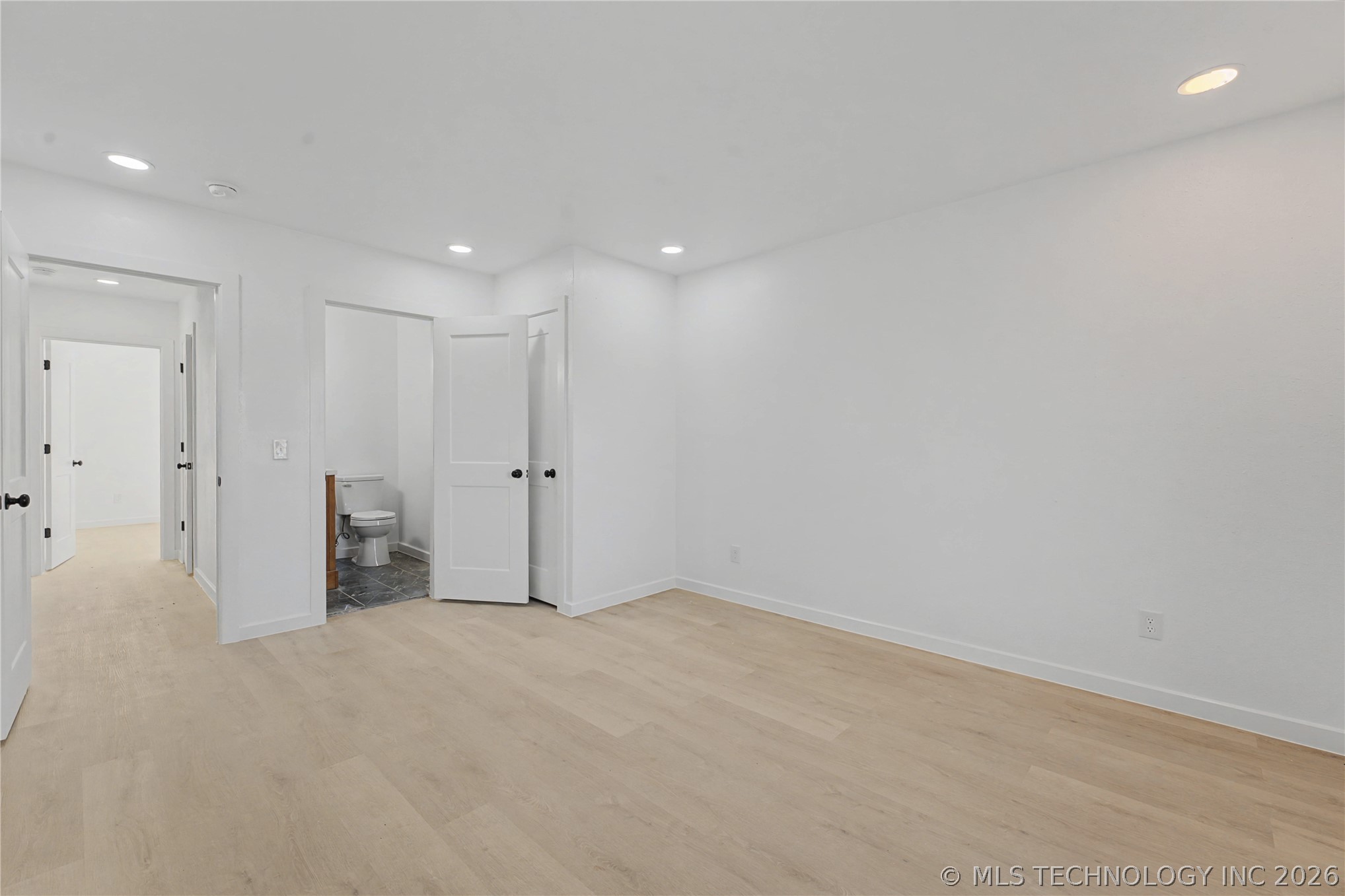 215 W Burnham Avenue Property Photo 18