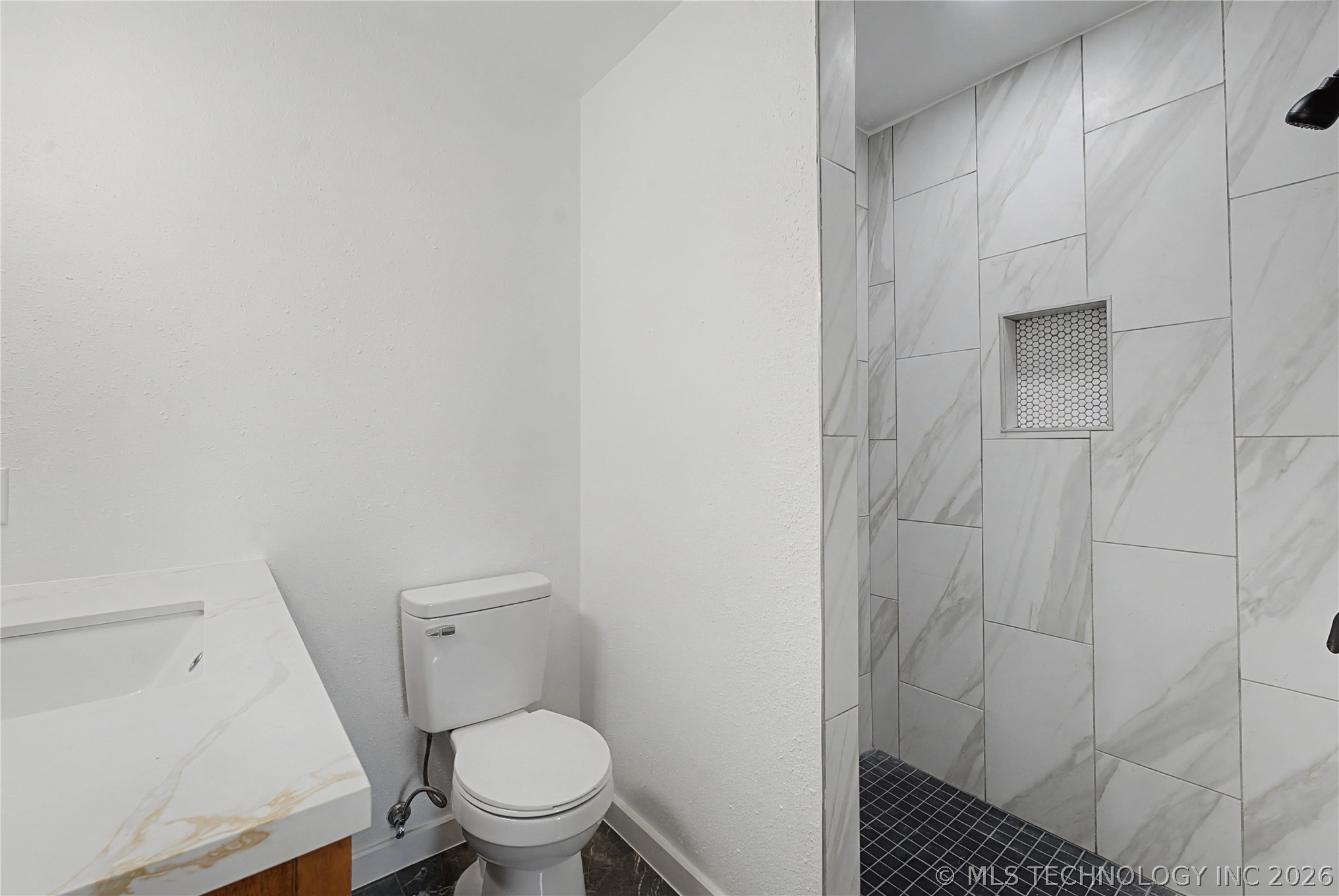 215 W Burnham Avenue Property Photo 19