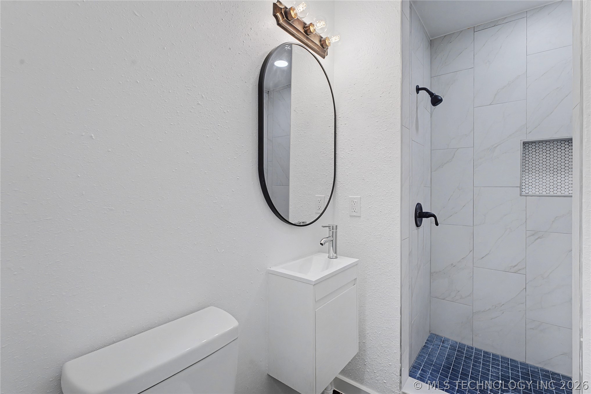 215 W Burnham Avenue Property Photo 21