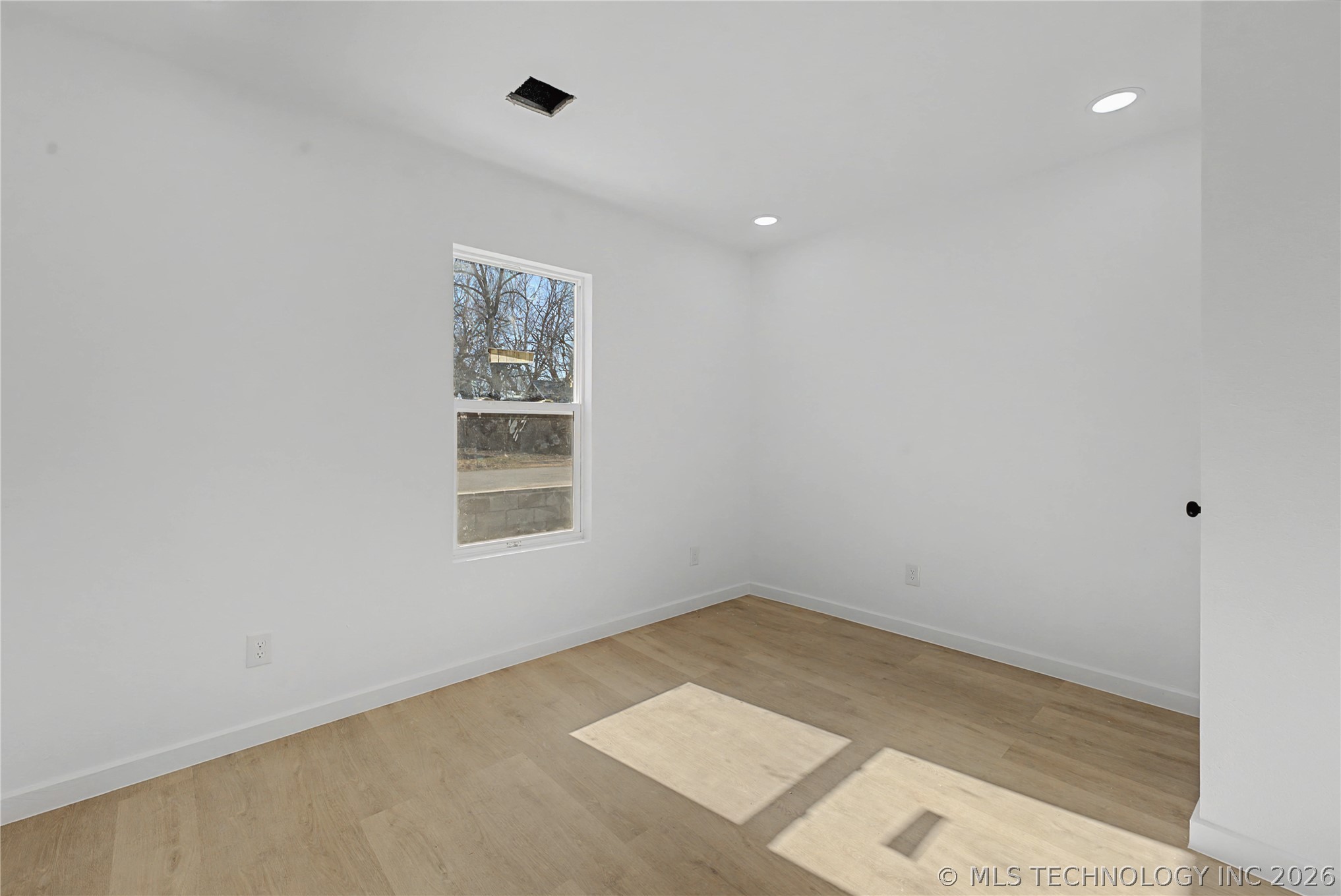 215 W Burnham Avenue Property Photo 22