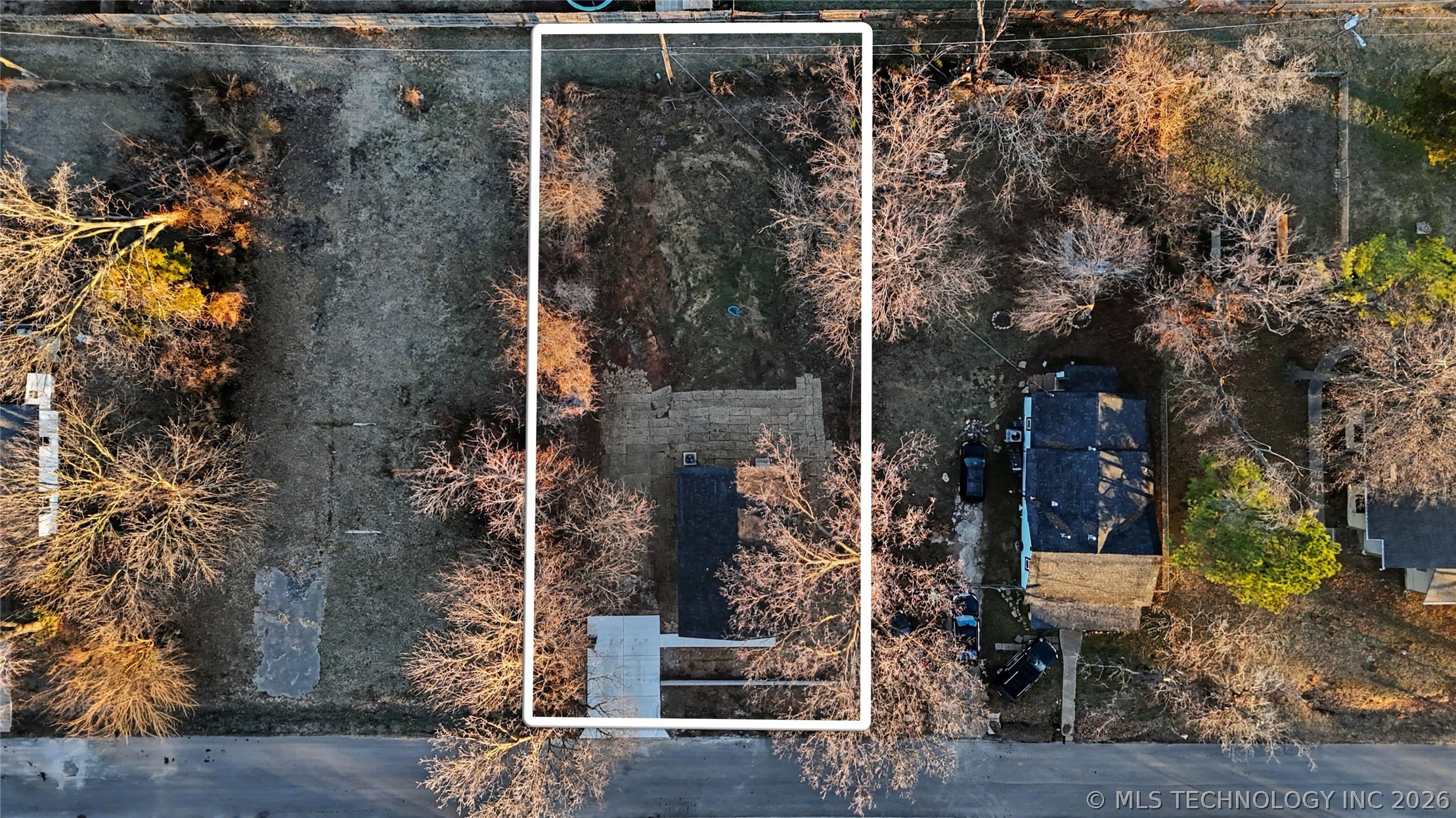 215 W Burnham Avenue Property Photo 23