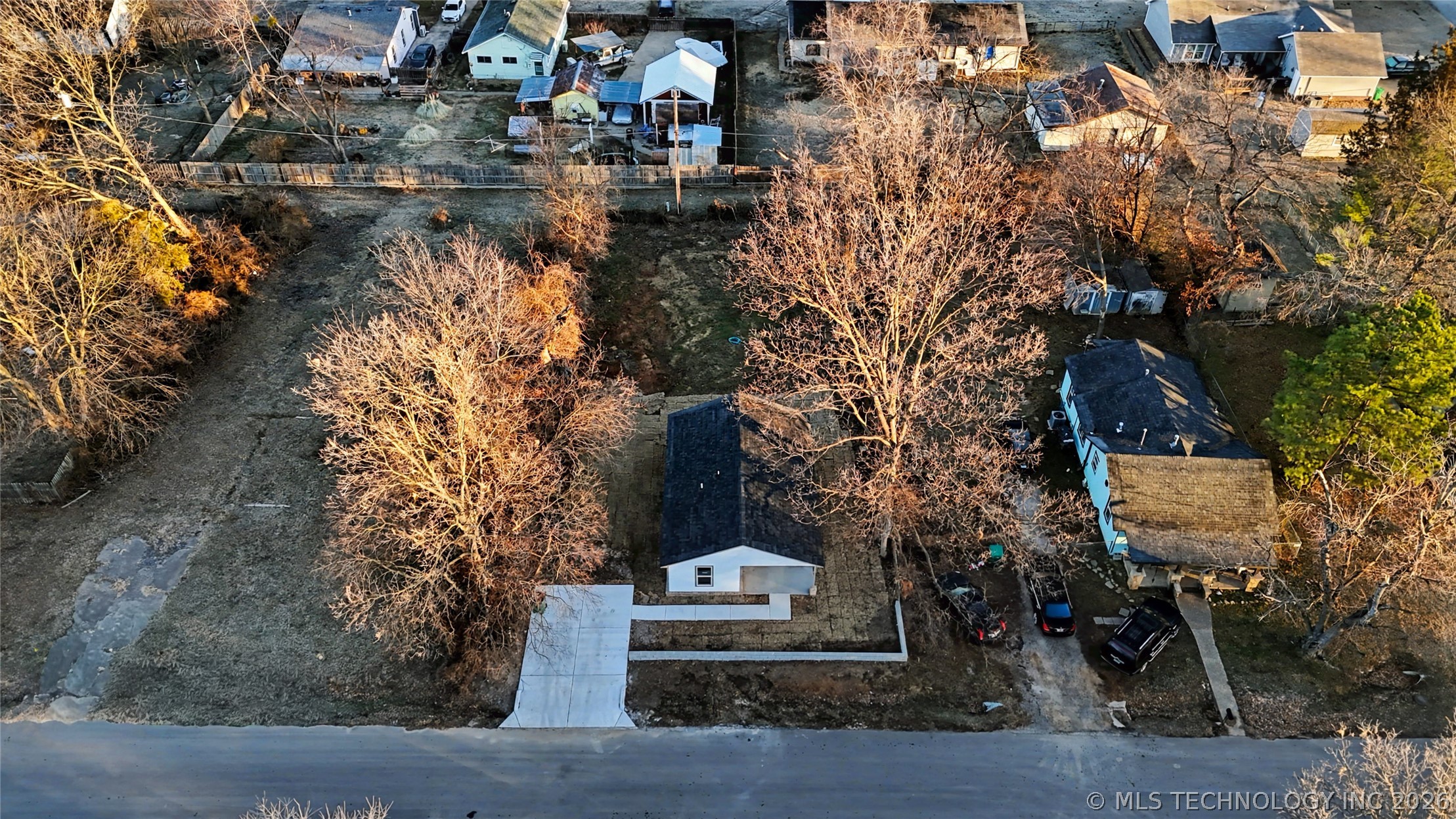 215 W Burnham Avenue Property Photo 28