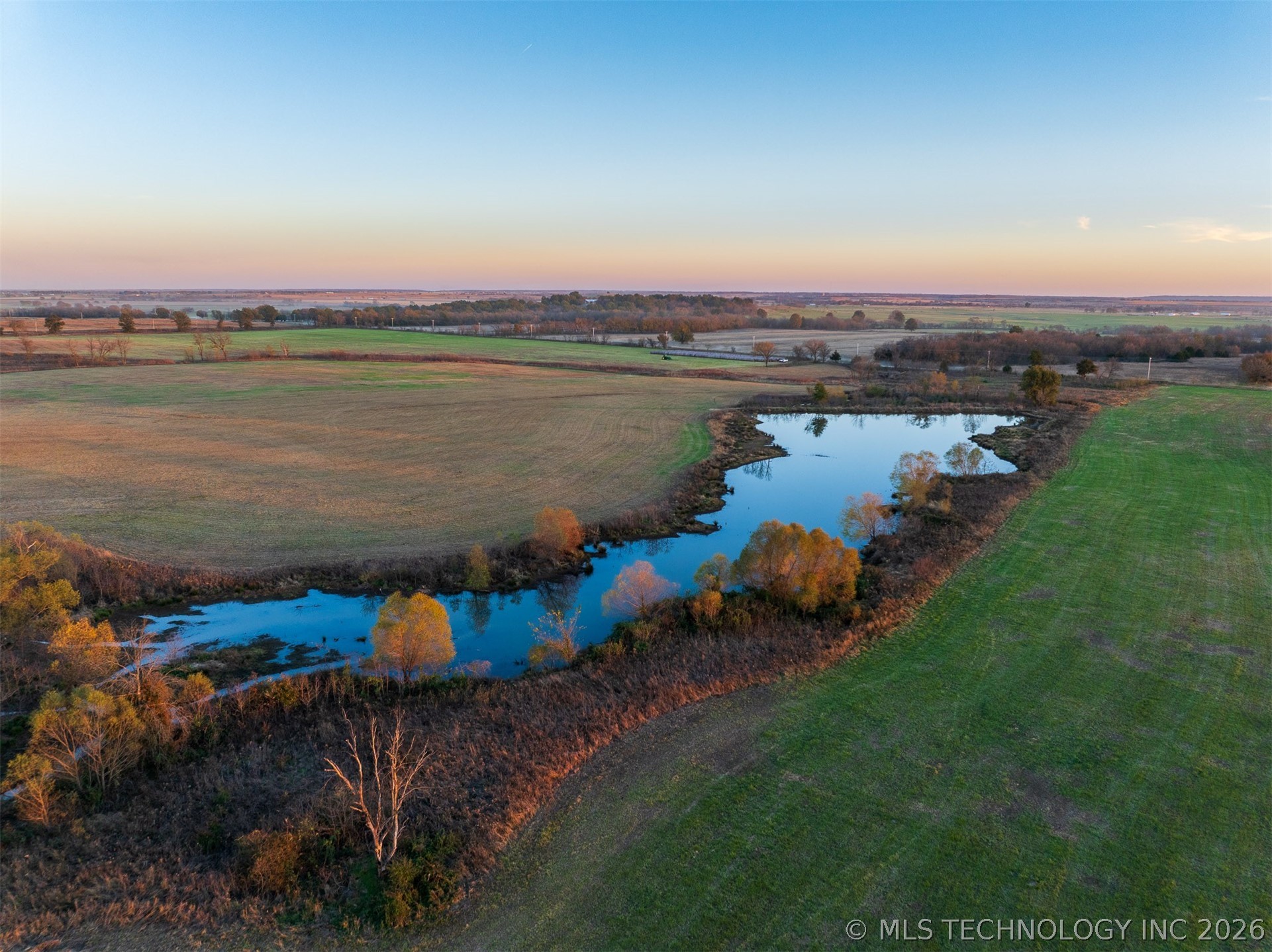 110 E 220 Road Property Photo 2