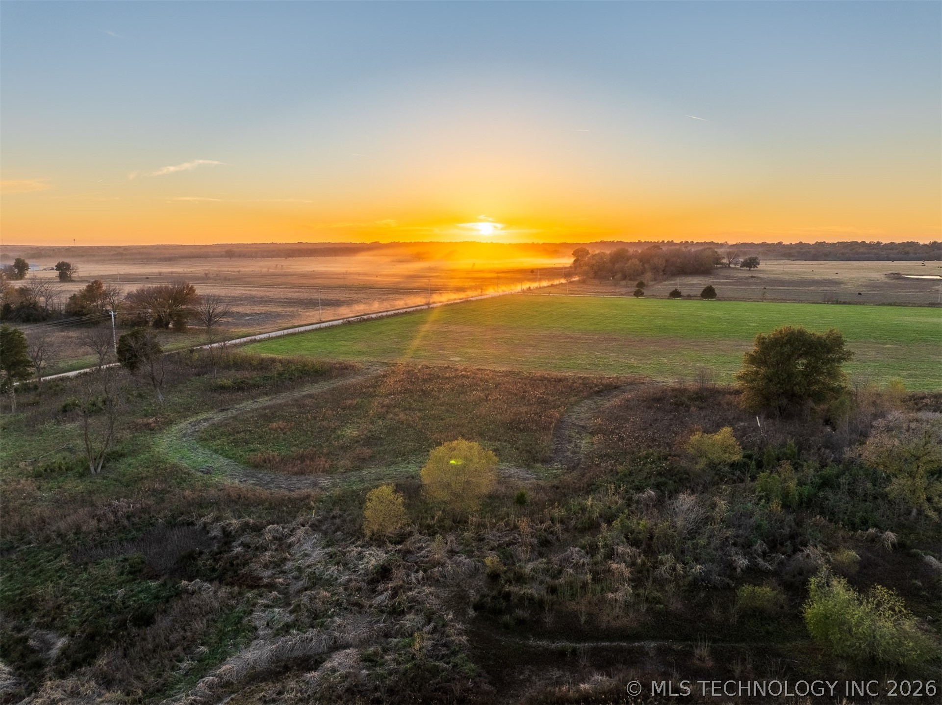 110 E 220 Road Property Photo 3