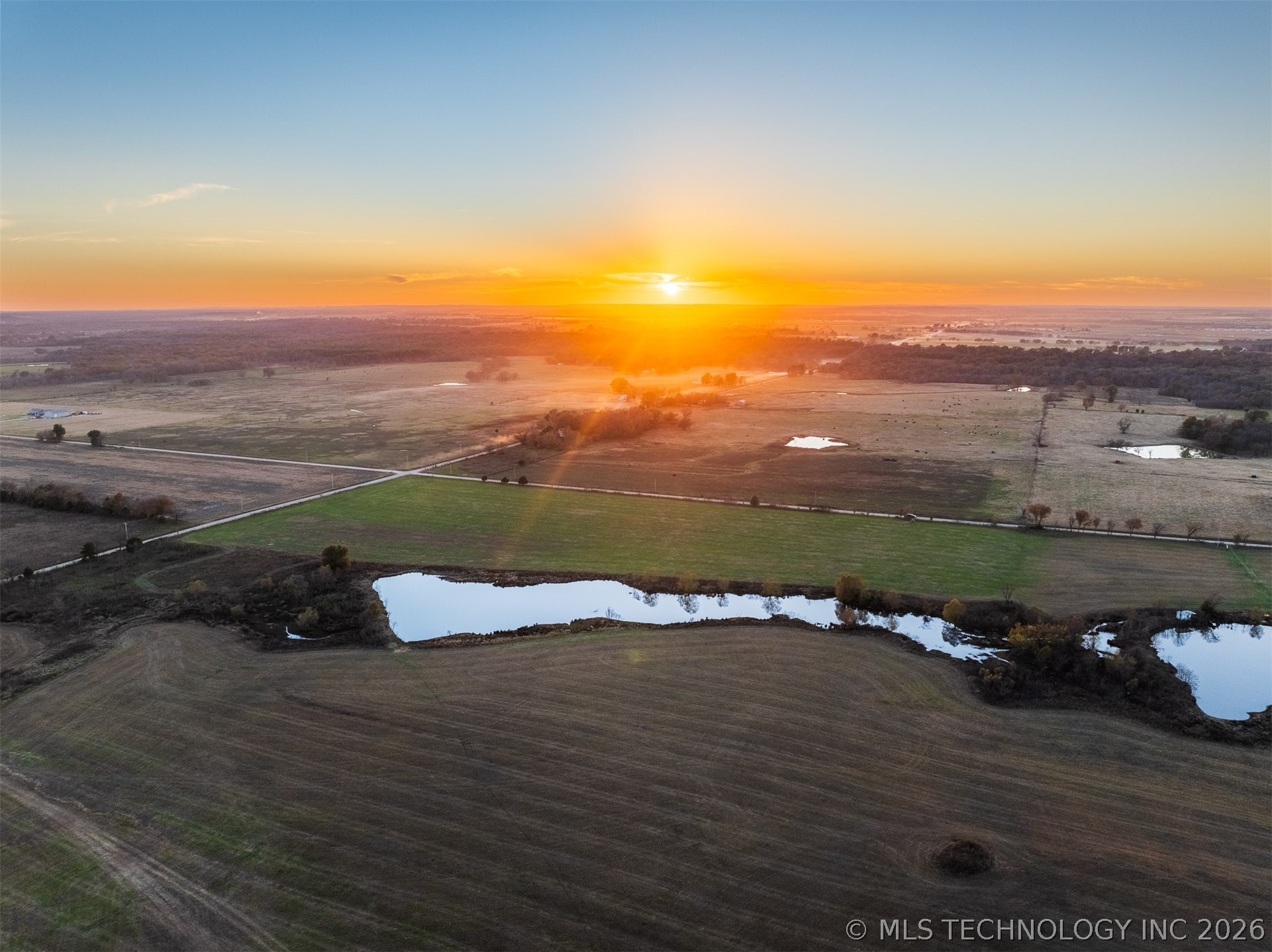 110 E 220 Road Property Photo 7