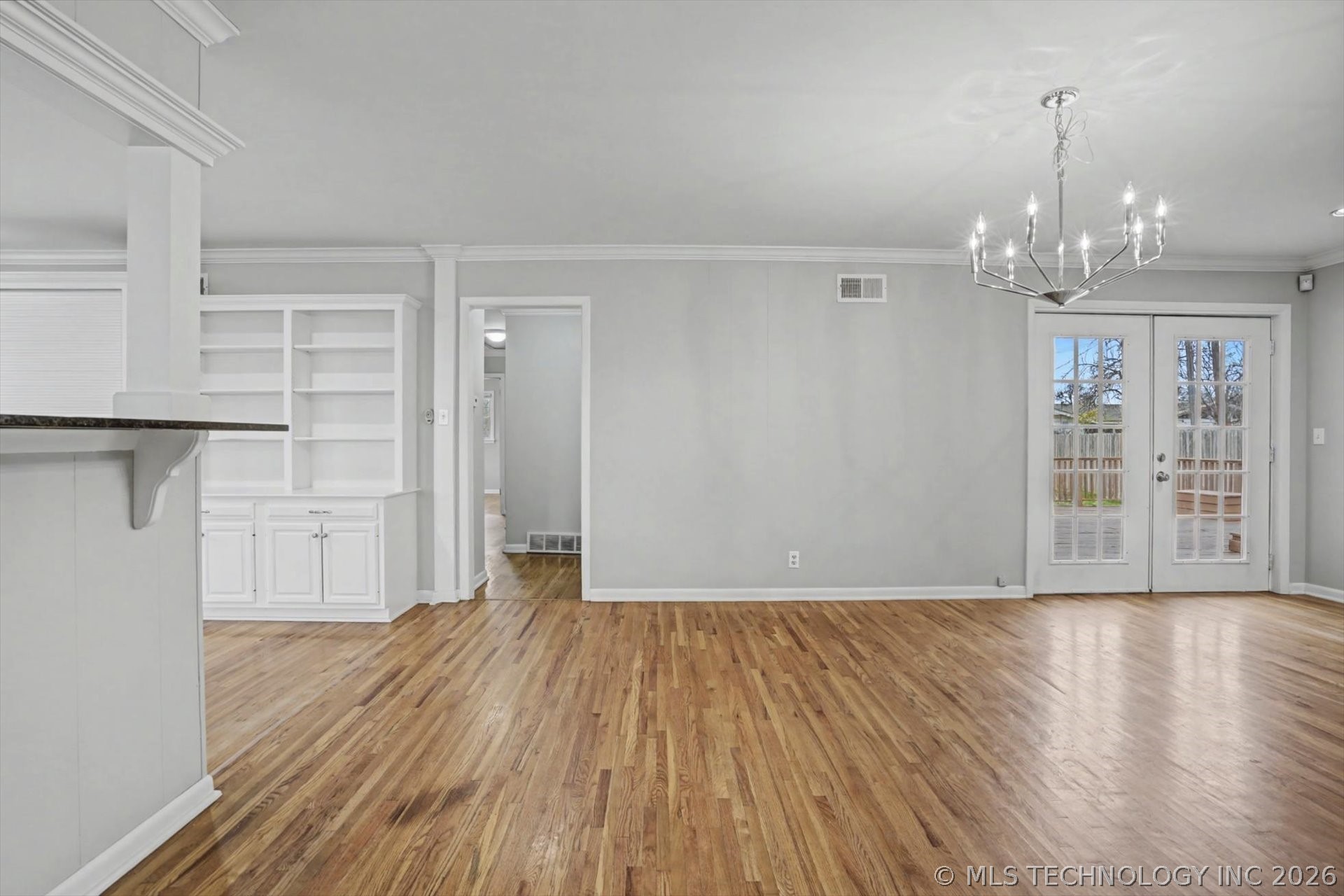 4664 S Winston Avenue Property Photo 8