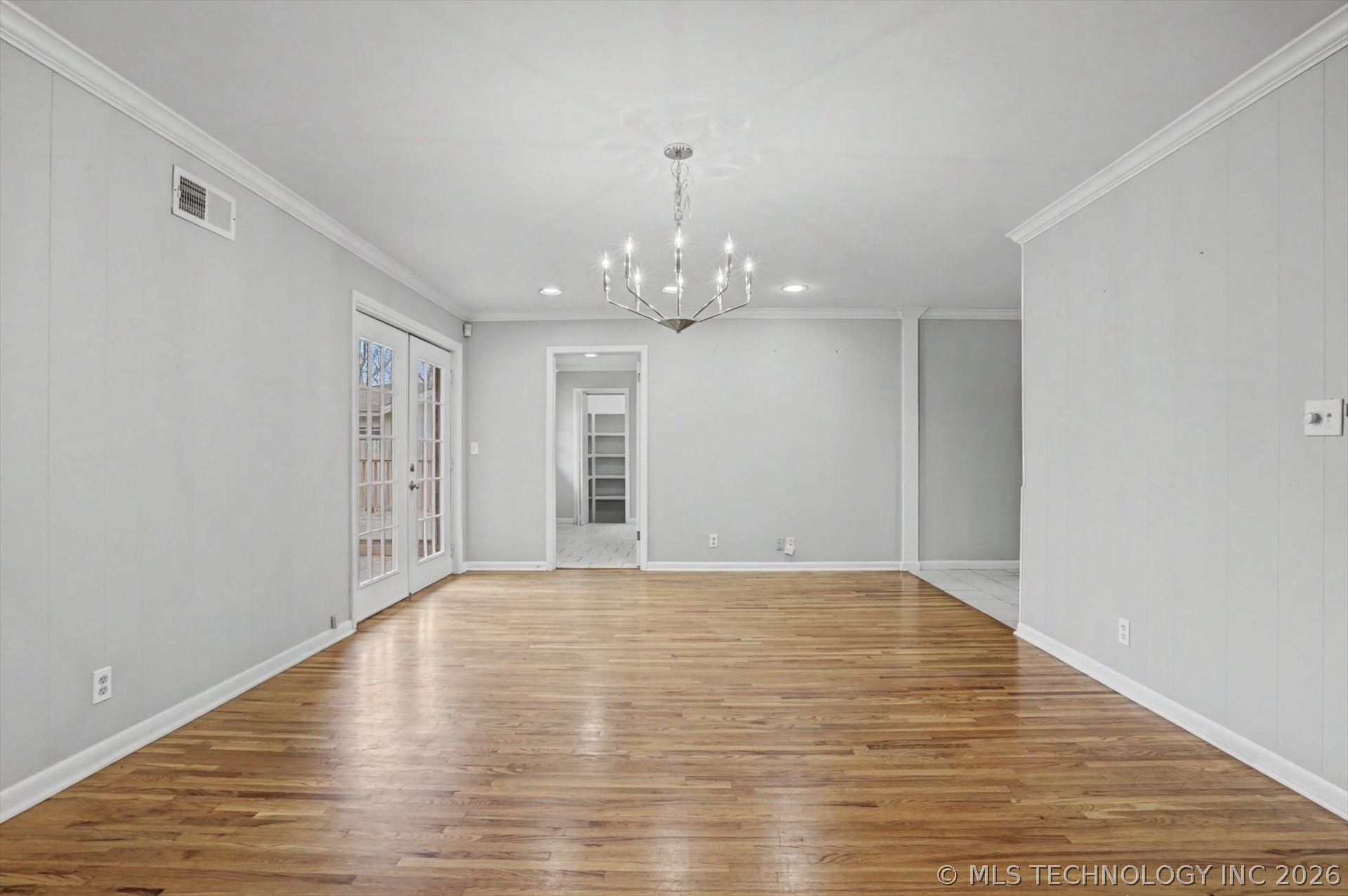 4664 S Winston Avenue Property Photo 9