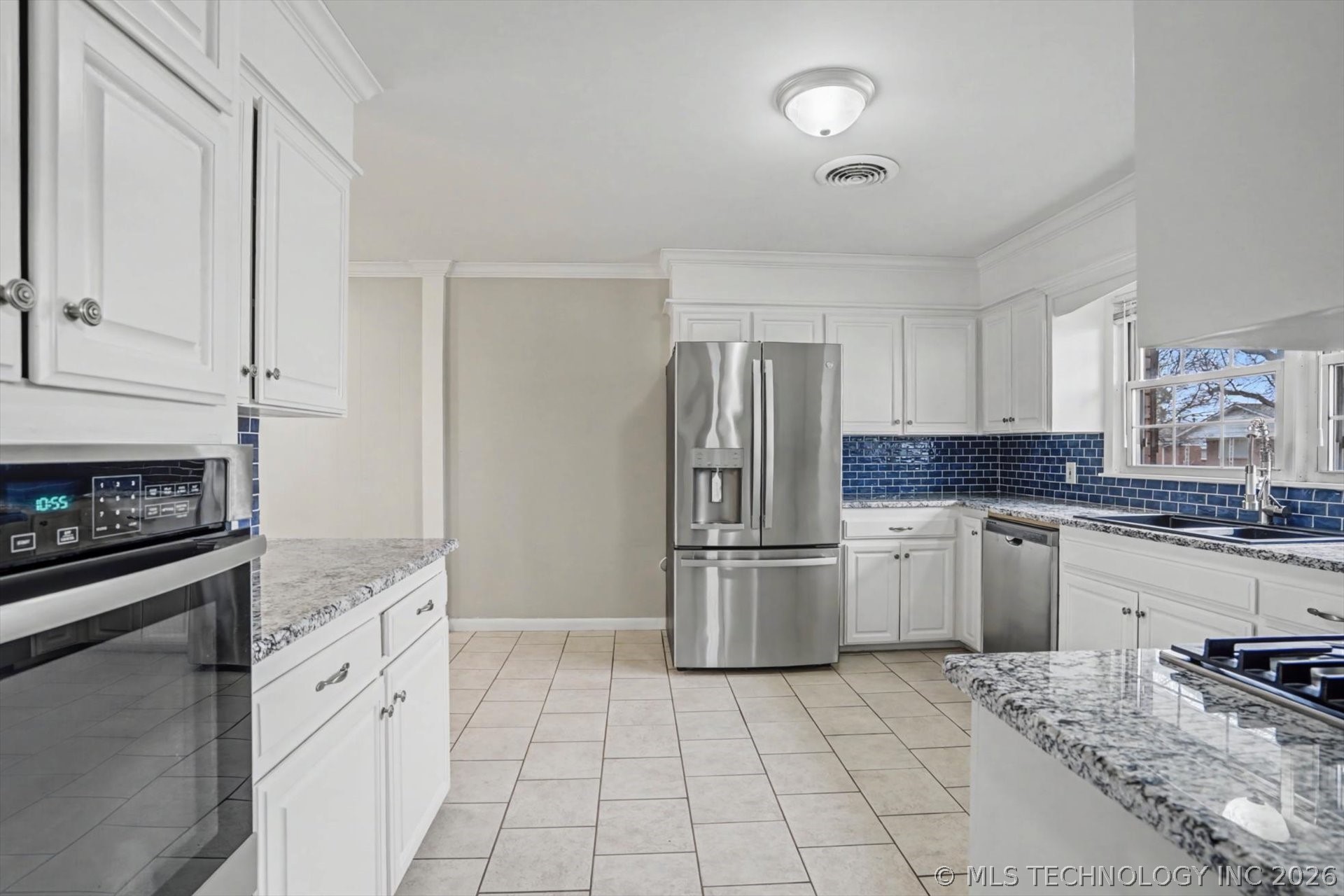 4664 S Winston Avenue Property Photo 12