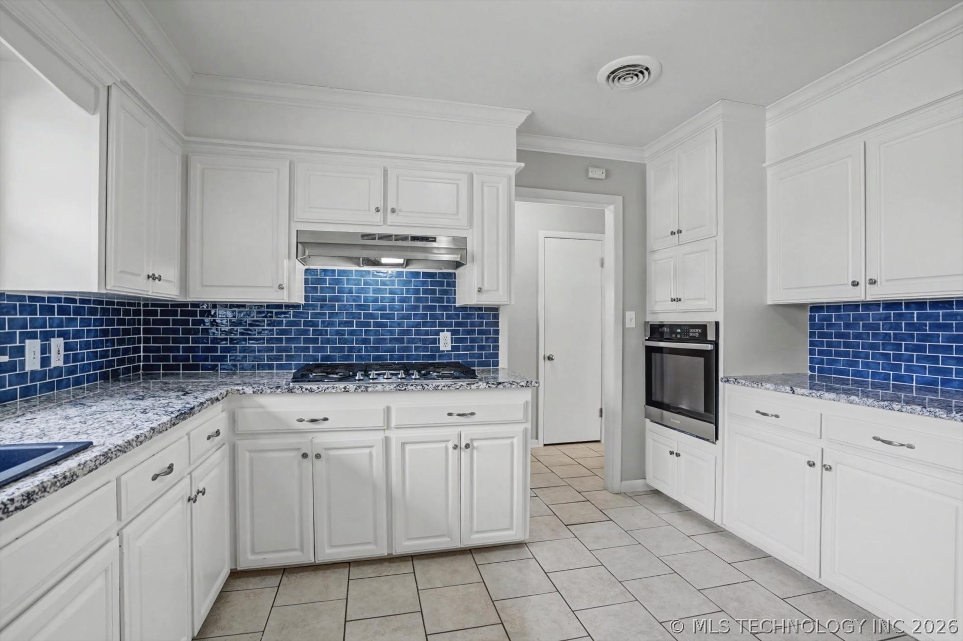 4664 S Winston Avenue Property Photo 13