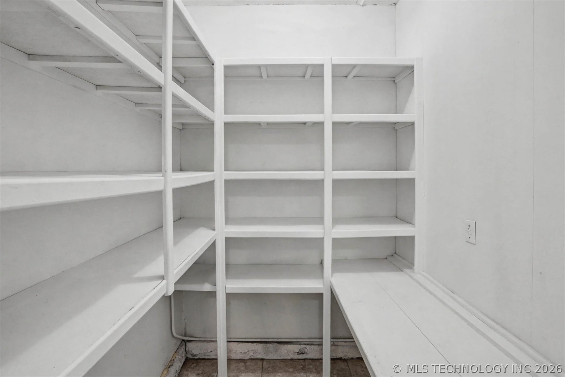 4664 S Winston Avenue Property Photo 25