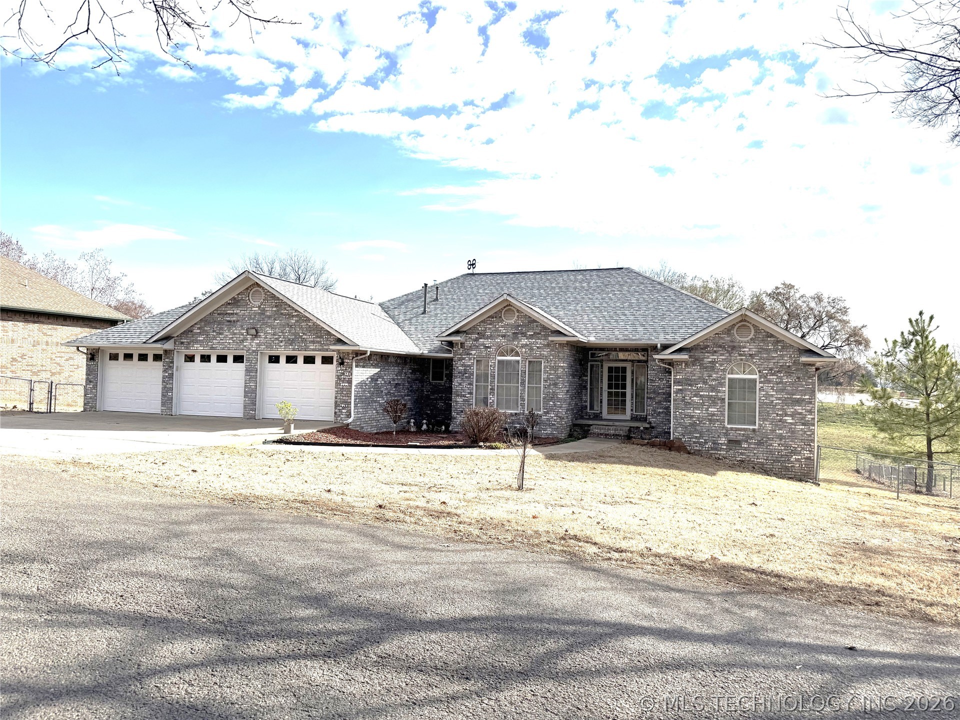 5273 Jeanette Lane Property Photo 2