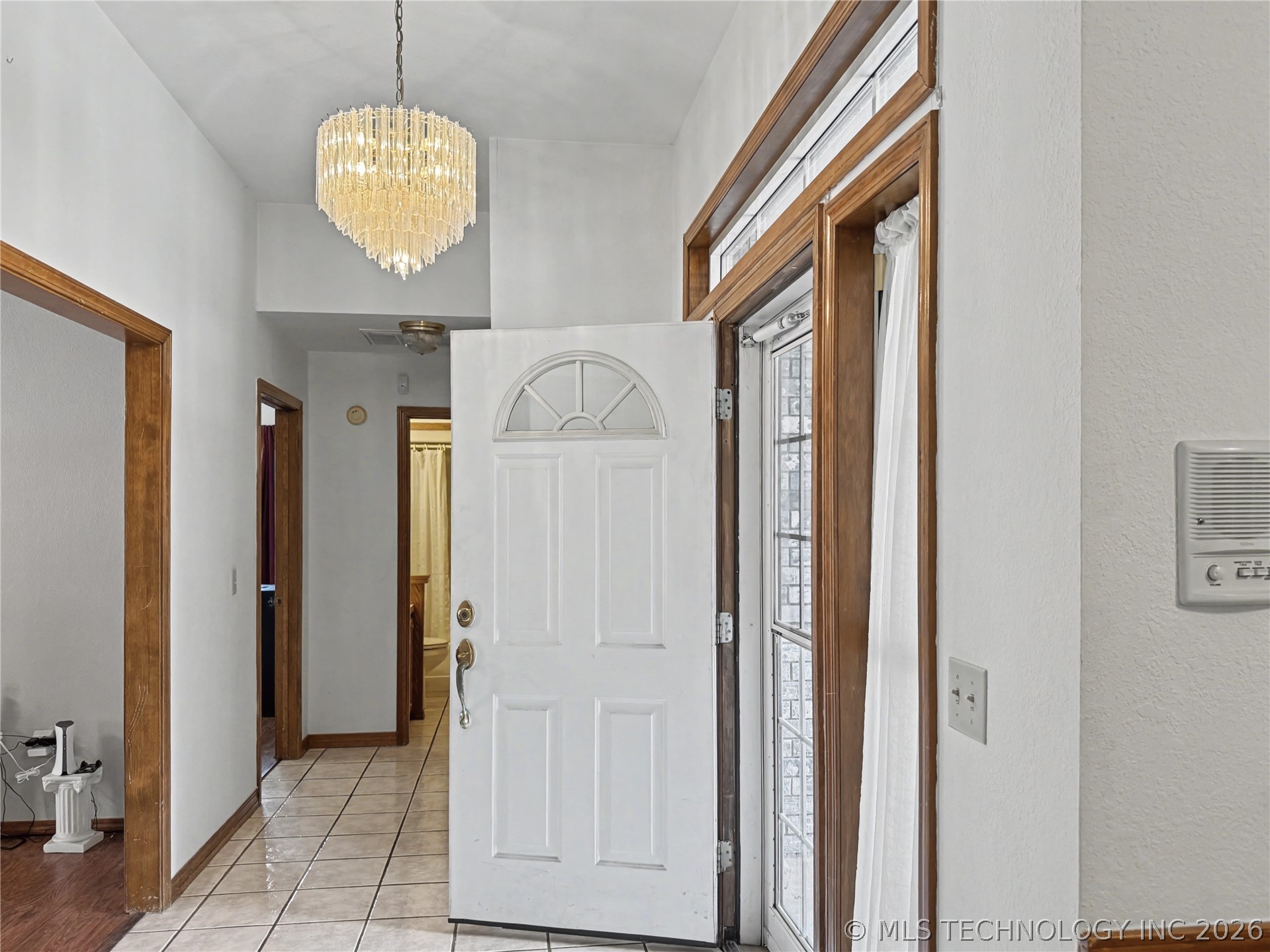 5273 Jeanette Lane Property Photo 6