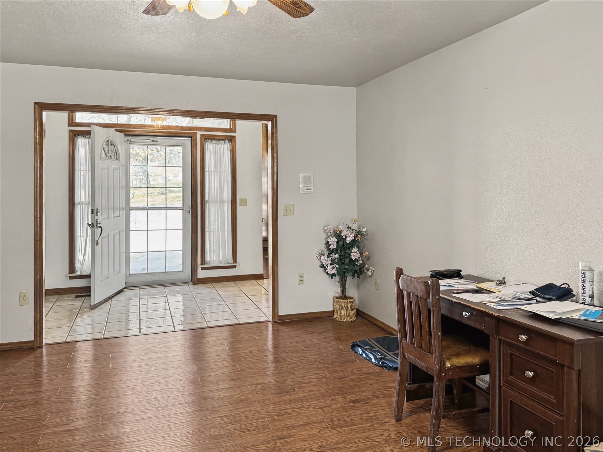 5273 Jeanette Lane Property Photo 7