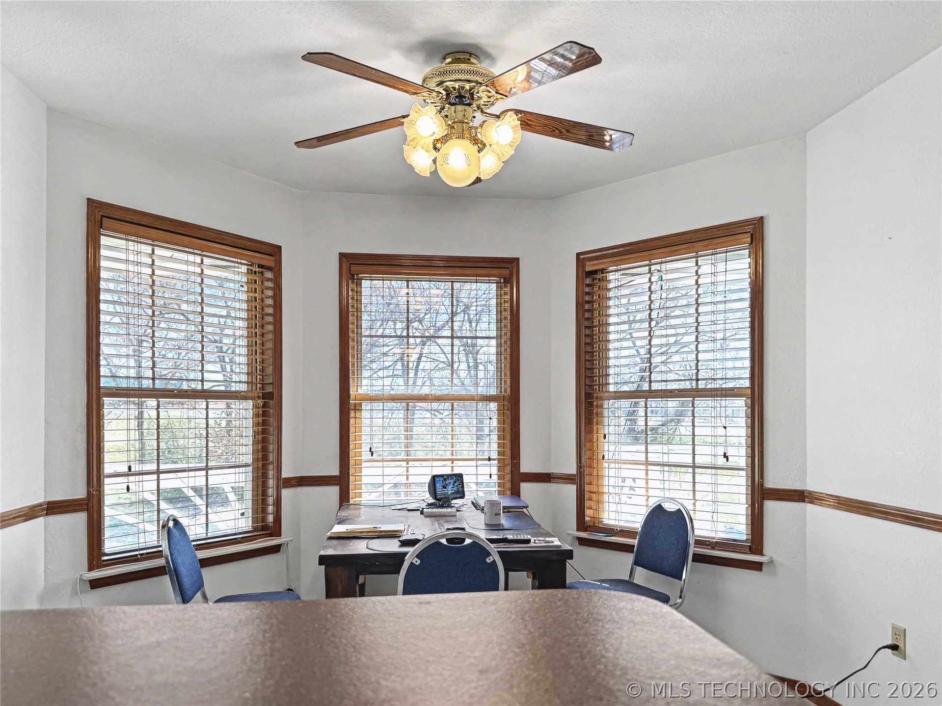 5273 Jeanette Lane Property Photo 12