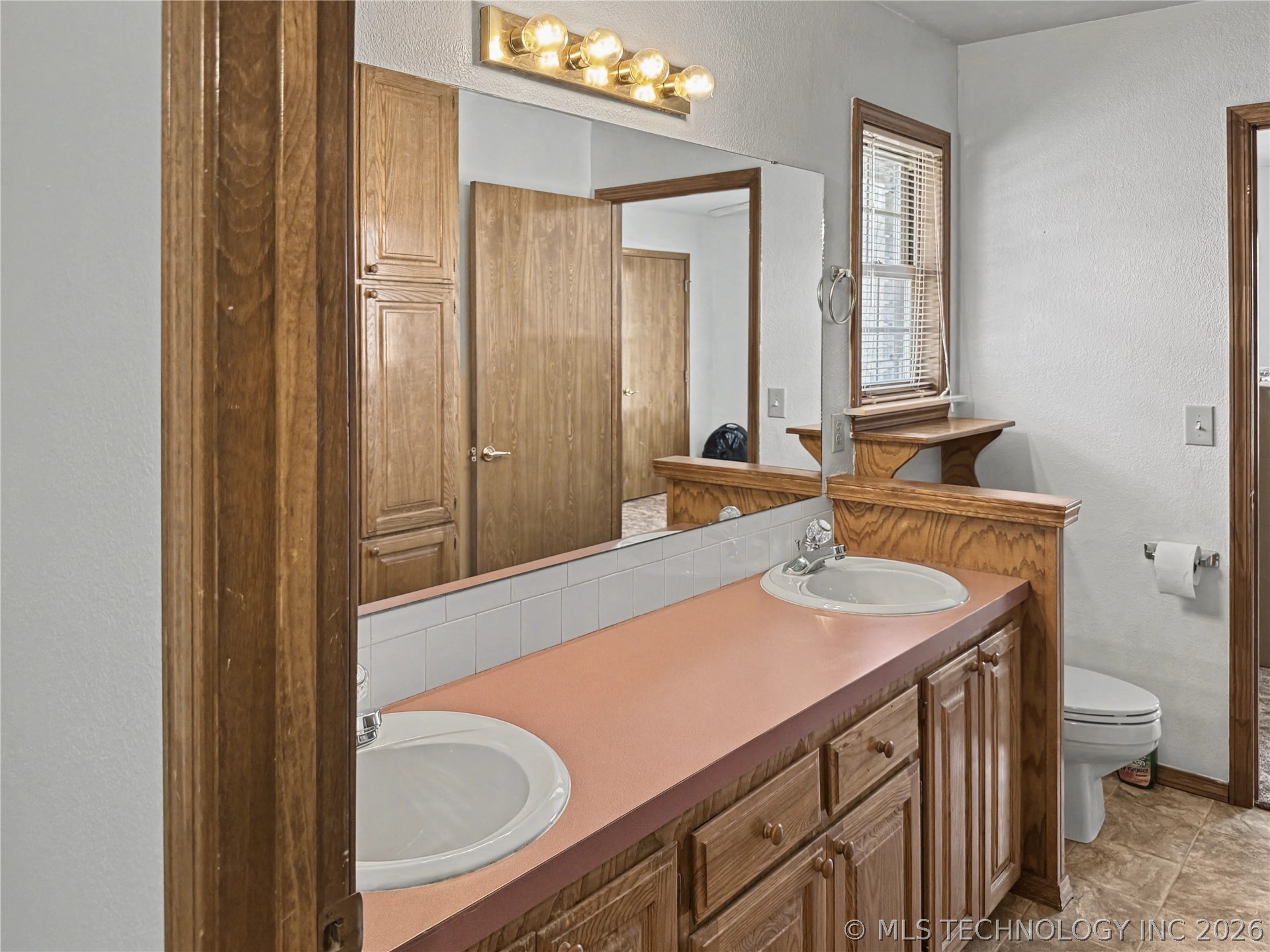 5273 Jeanette Lane Property Photo 19