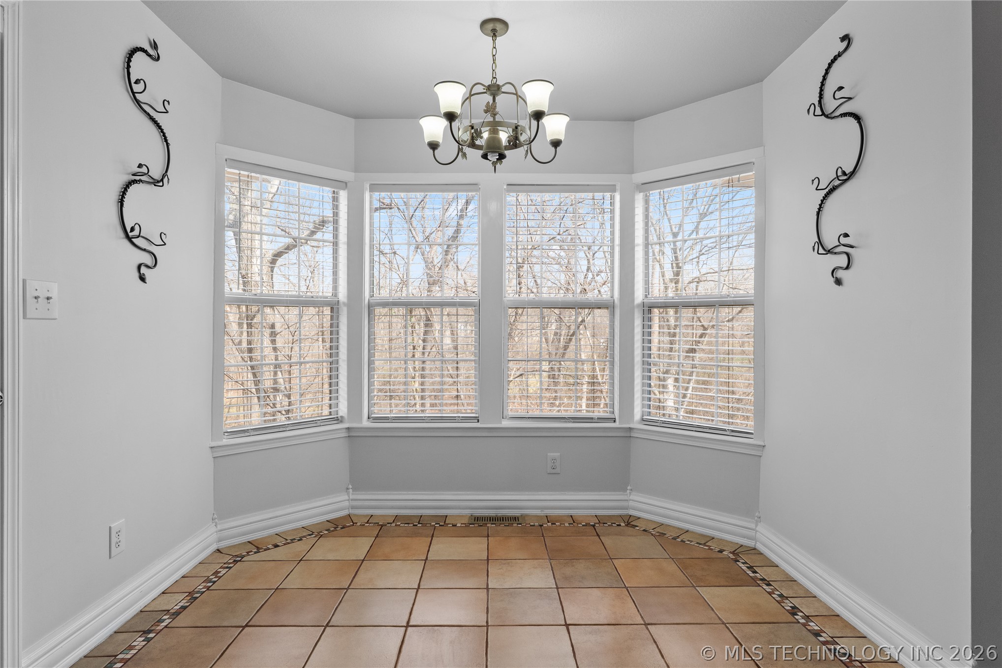 15 S 275th East Avenue Property Photo 32