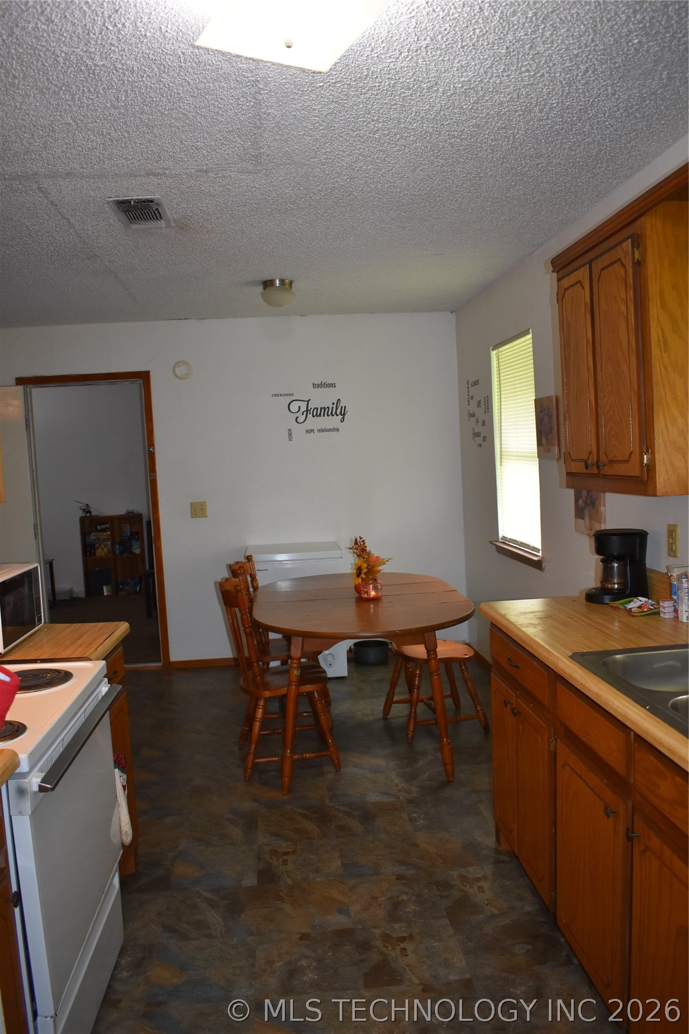 708 S J Street Property Photo 8