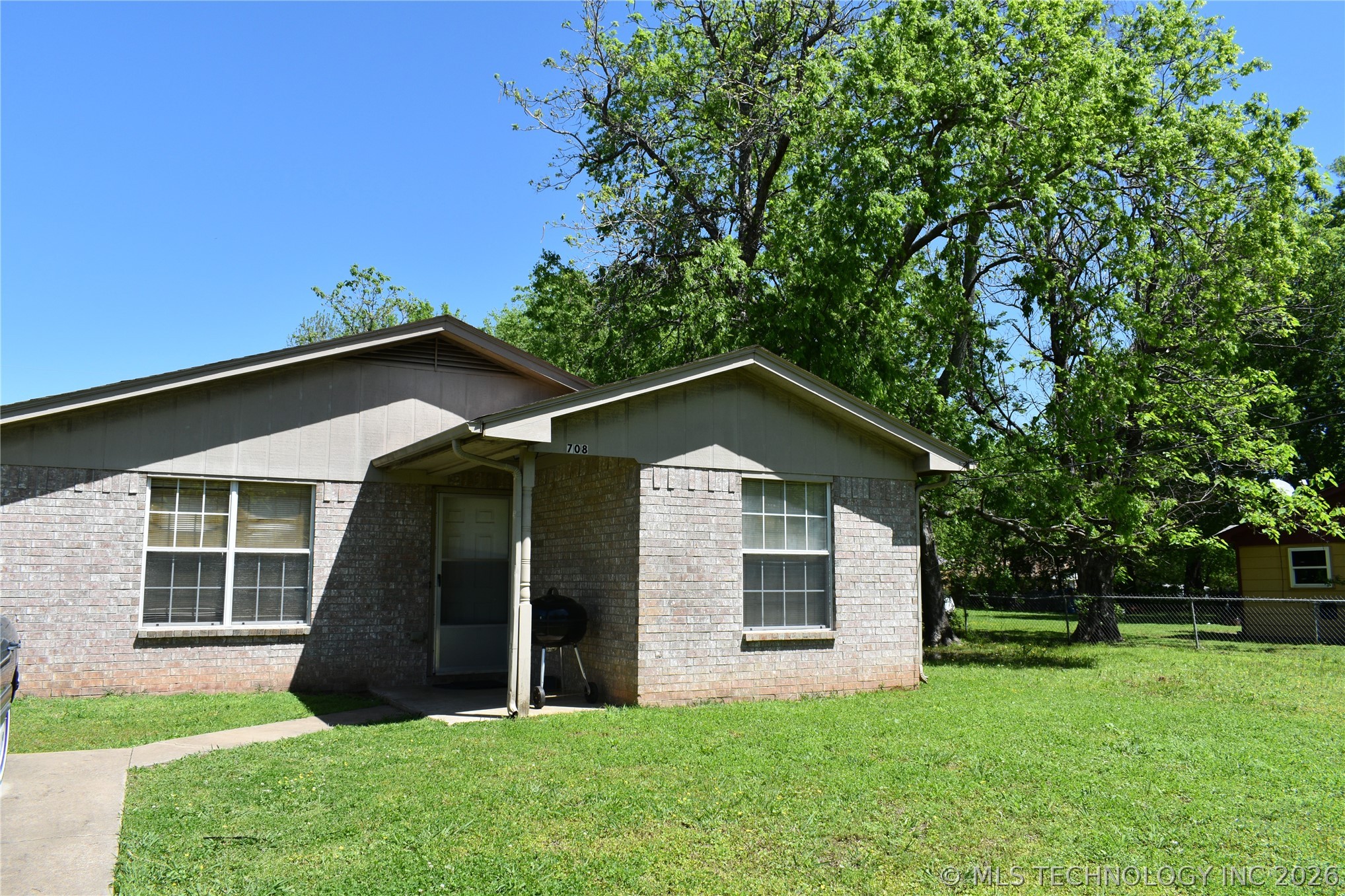 708 W Sterret Street Property Photo 3