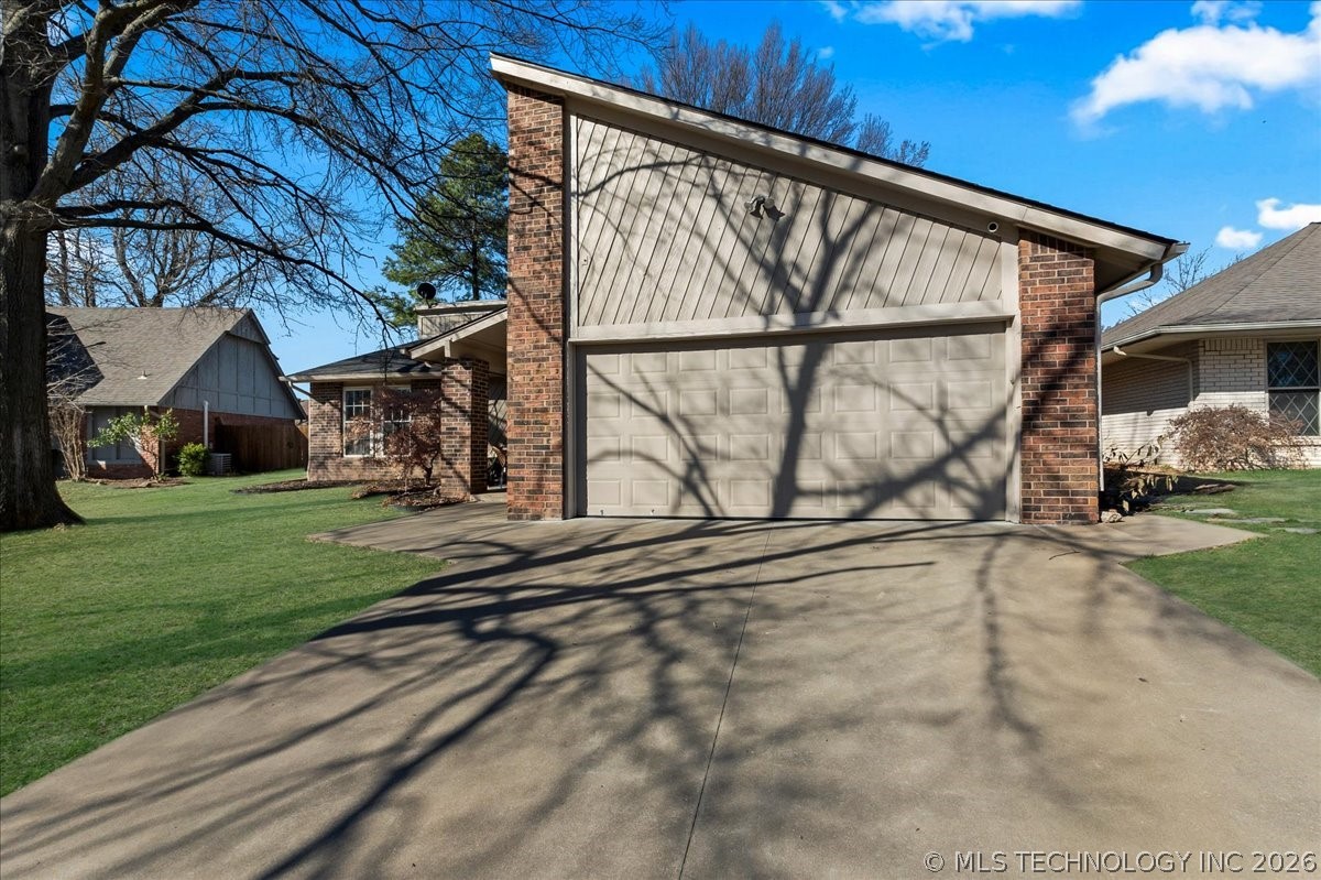 7932 S 86th East Avenue Property Photo 3