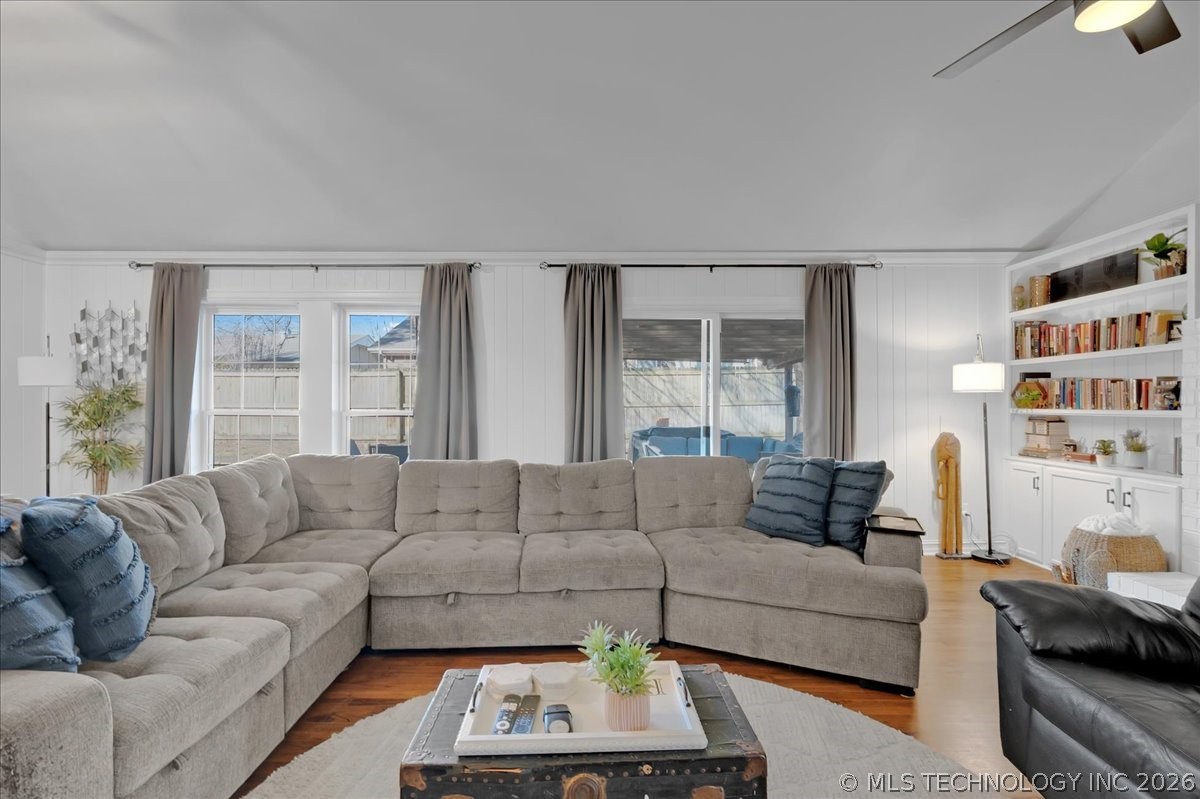 7932 S 86th East Avenue Property Photo 16