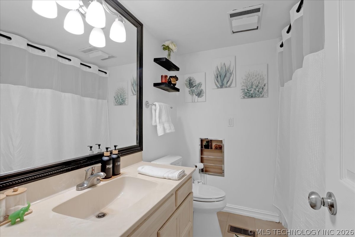 7932 S 86th East Avenue Property Photo 41