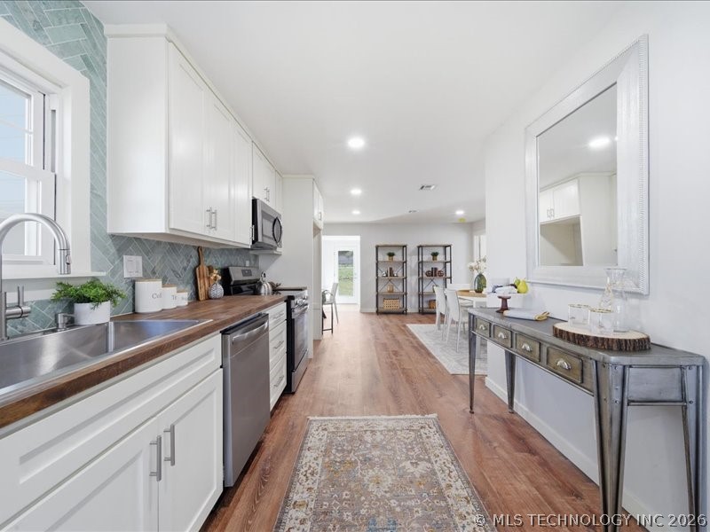 1115 N Garfield Avenue Property Photo 9