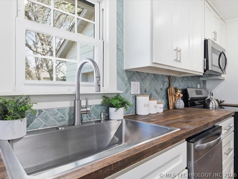 1115 N Garfield Avenue Property Photo 10