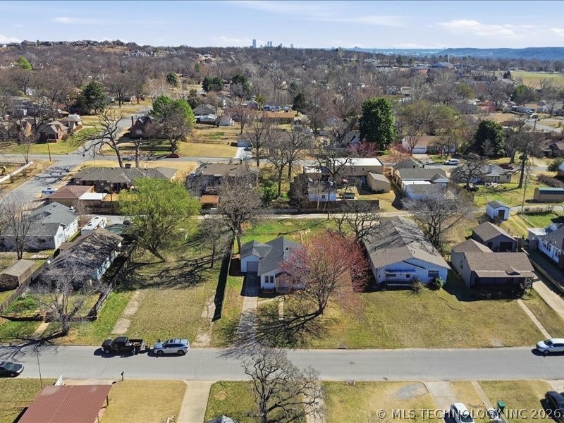 1115 N Garfield Avenue Property Photo 31