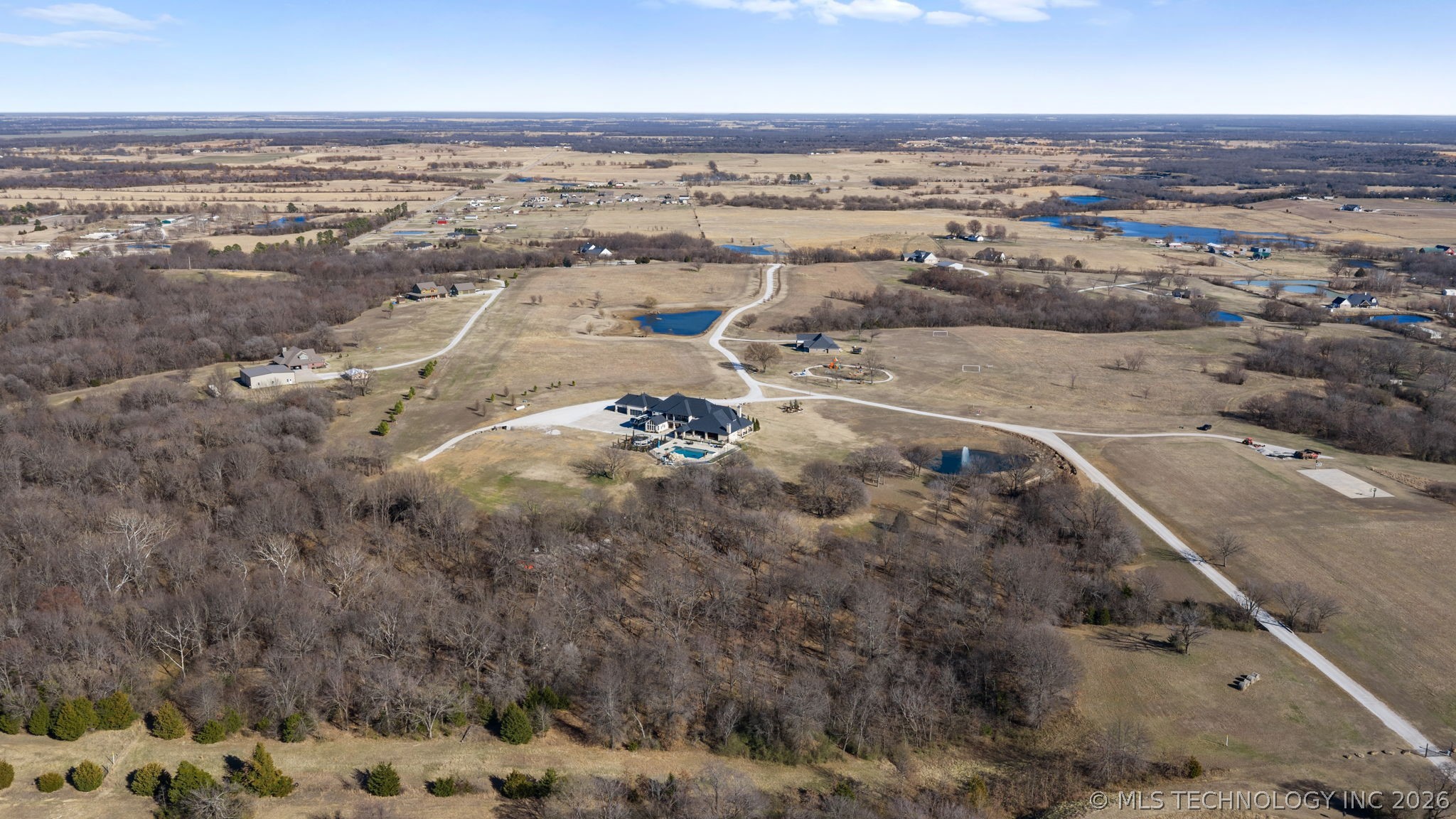 10286 S 305th East Avenue Property Photo 2