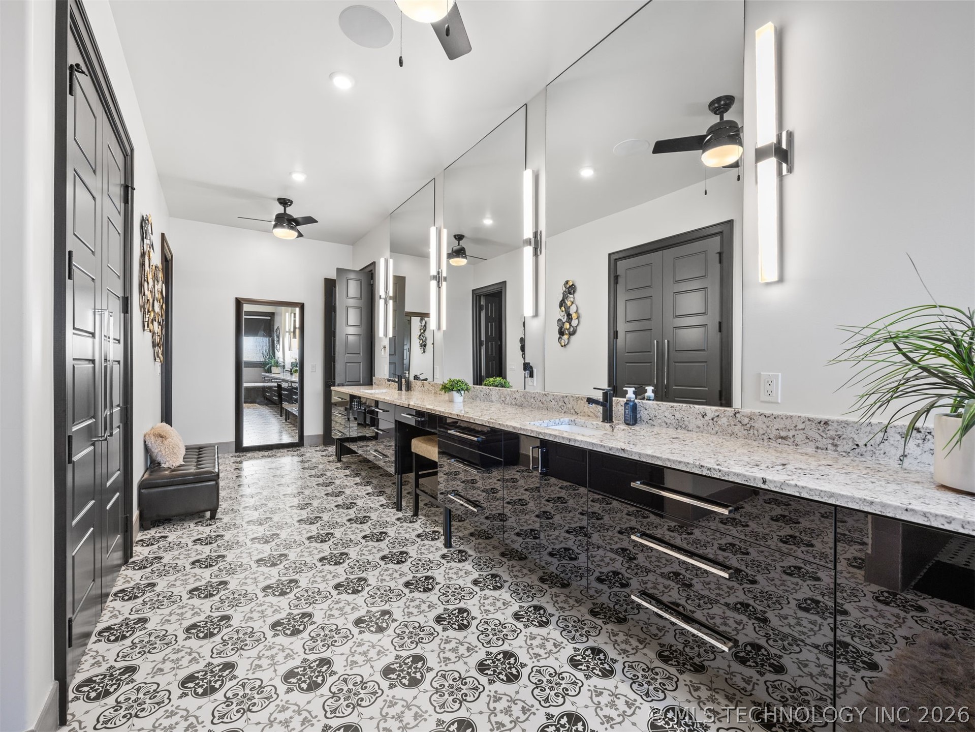 10286 S 305th East Avenue Property Photo 32