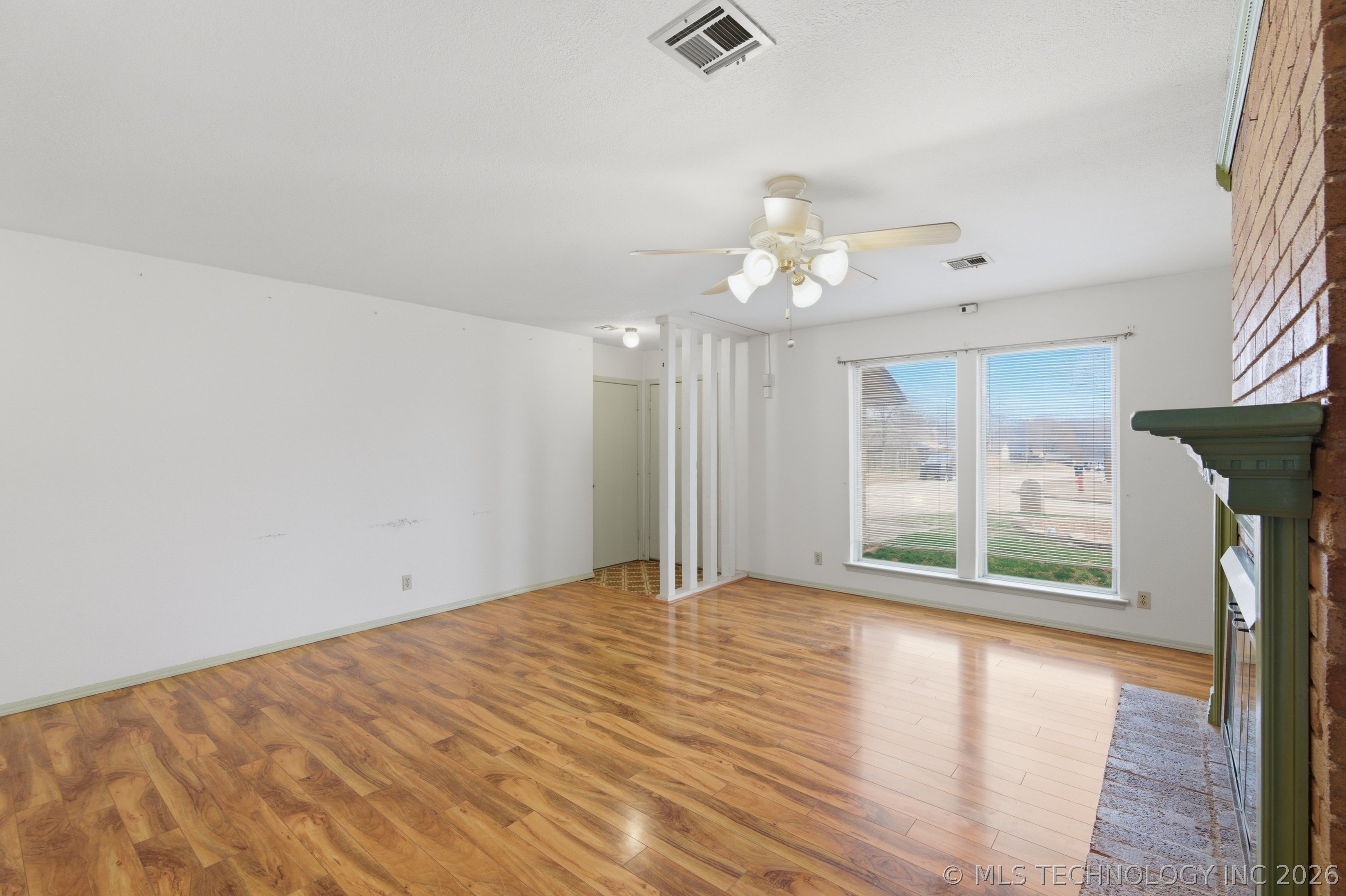 7600 S Maple Avenue Property Photo 5