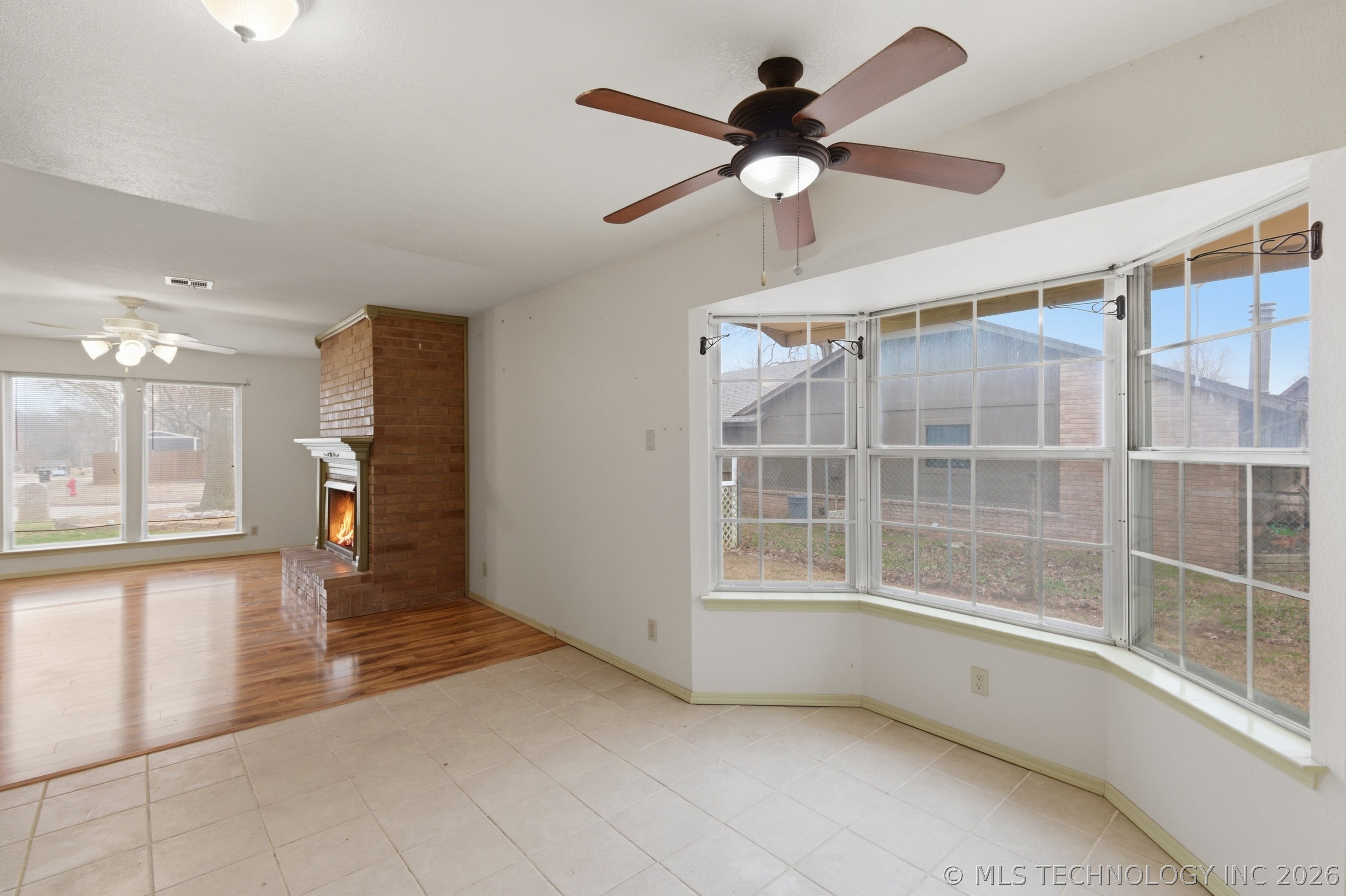 7600 S Maple Avenue Property Photo 8