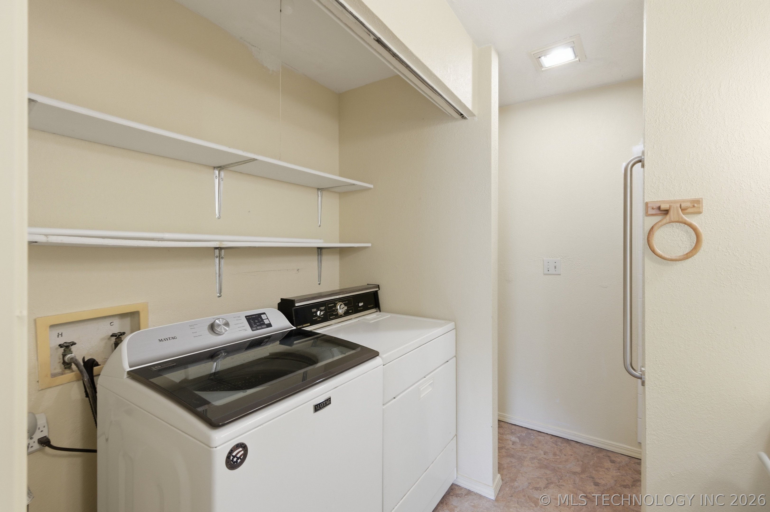 7600 S Maple Avenue Property Photo 13