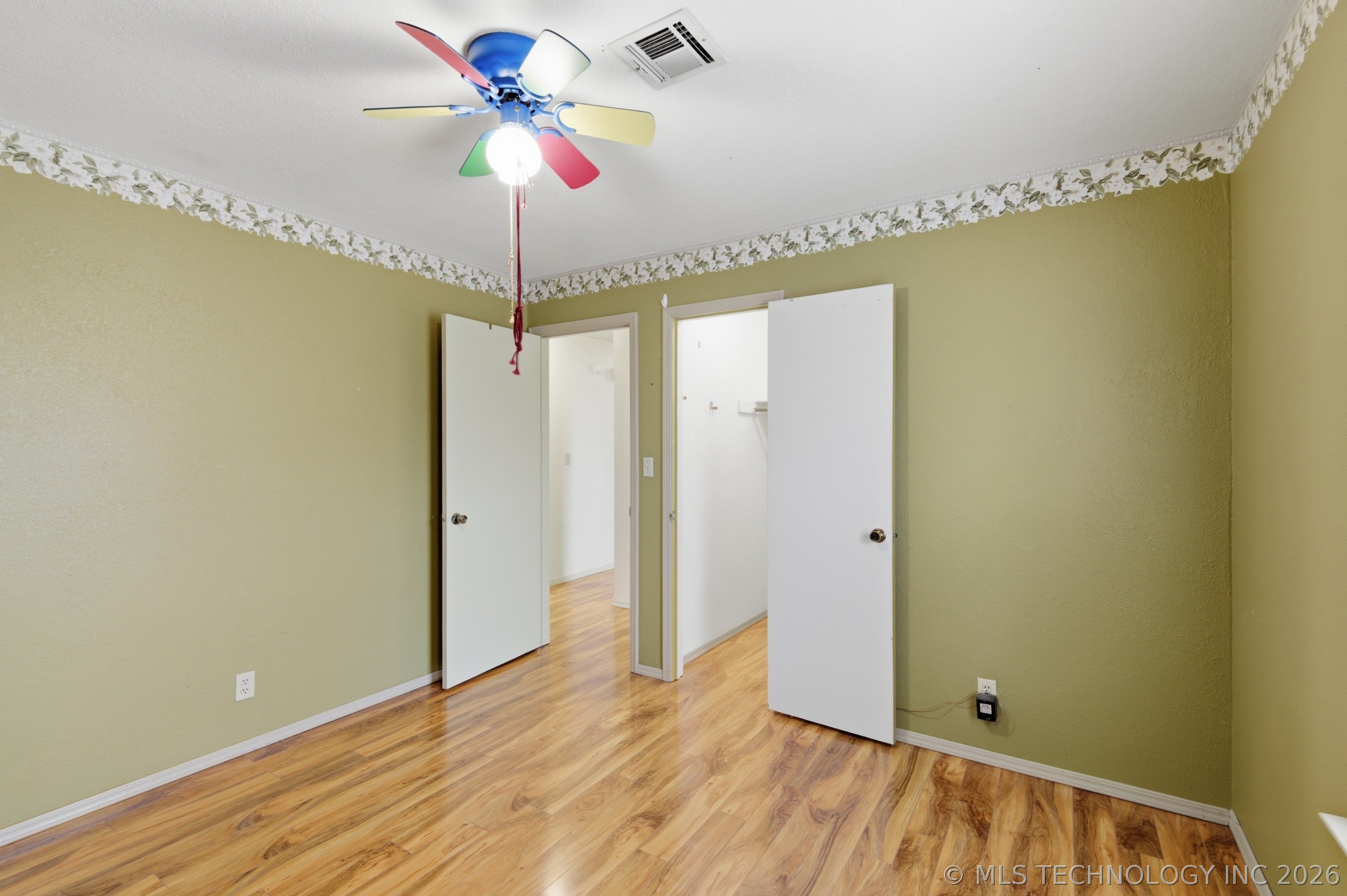 7600 S Maple Avenue Property Photo 15