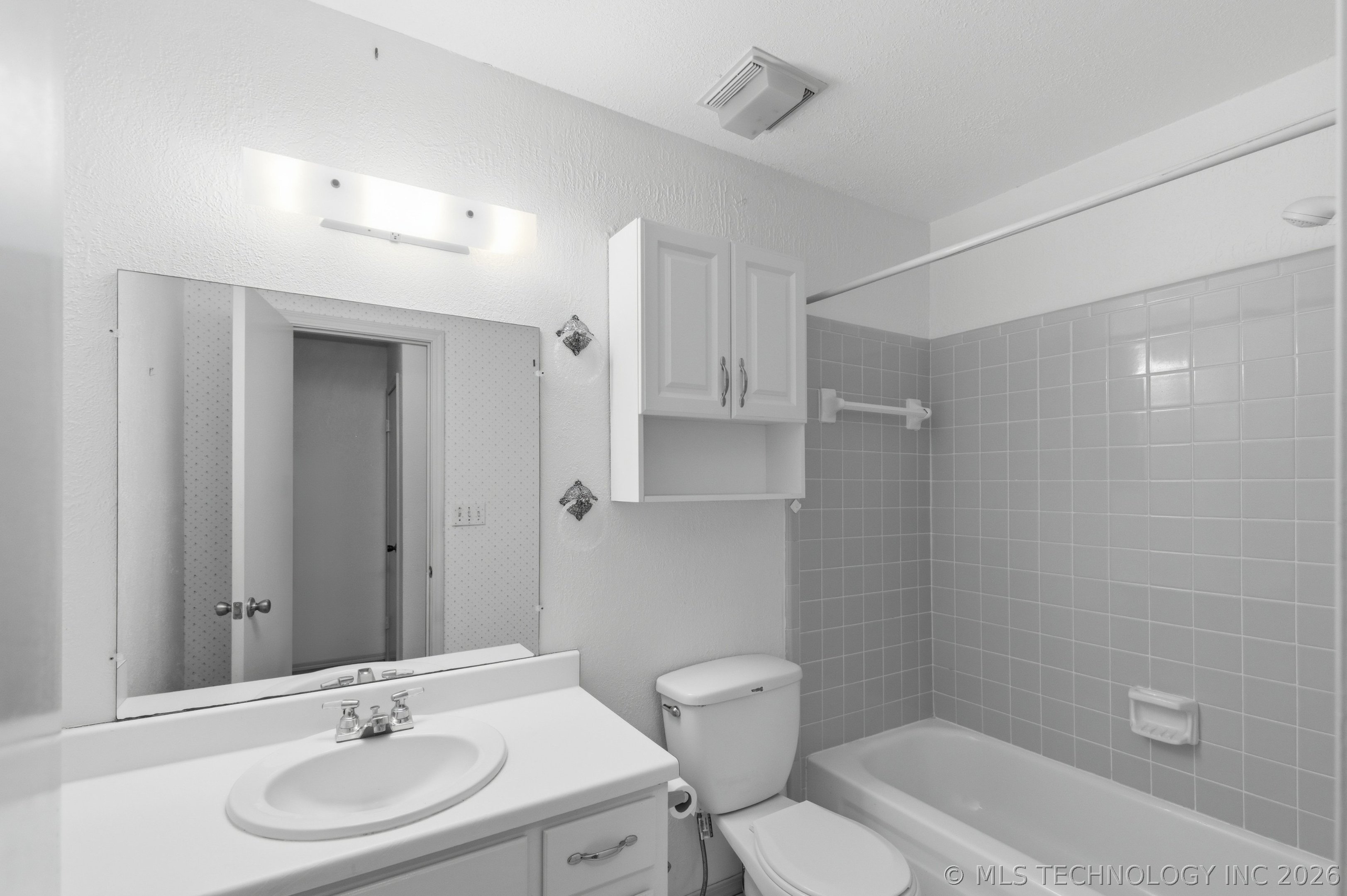 7600 S Maple Avenue Property Photo 16