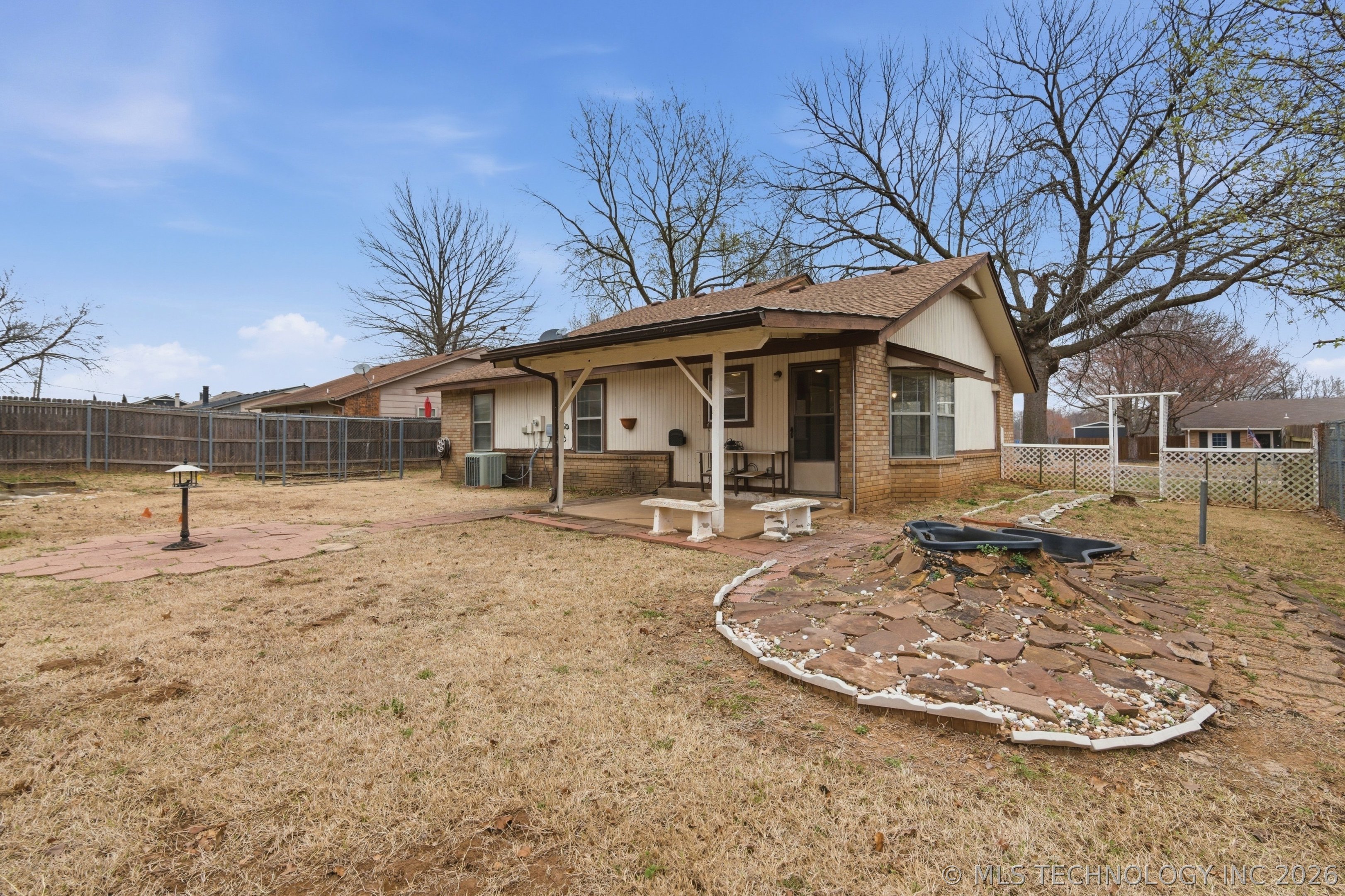 7600 S Maple Avenue Property Photo 20