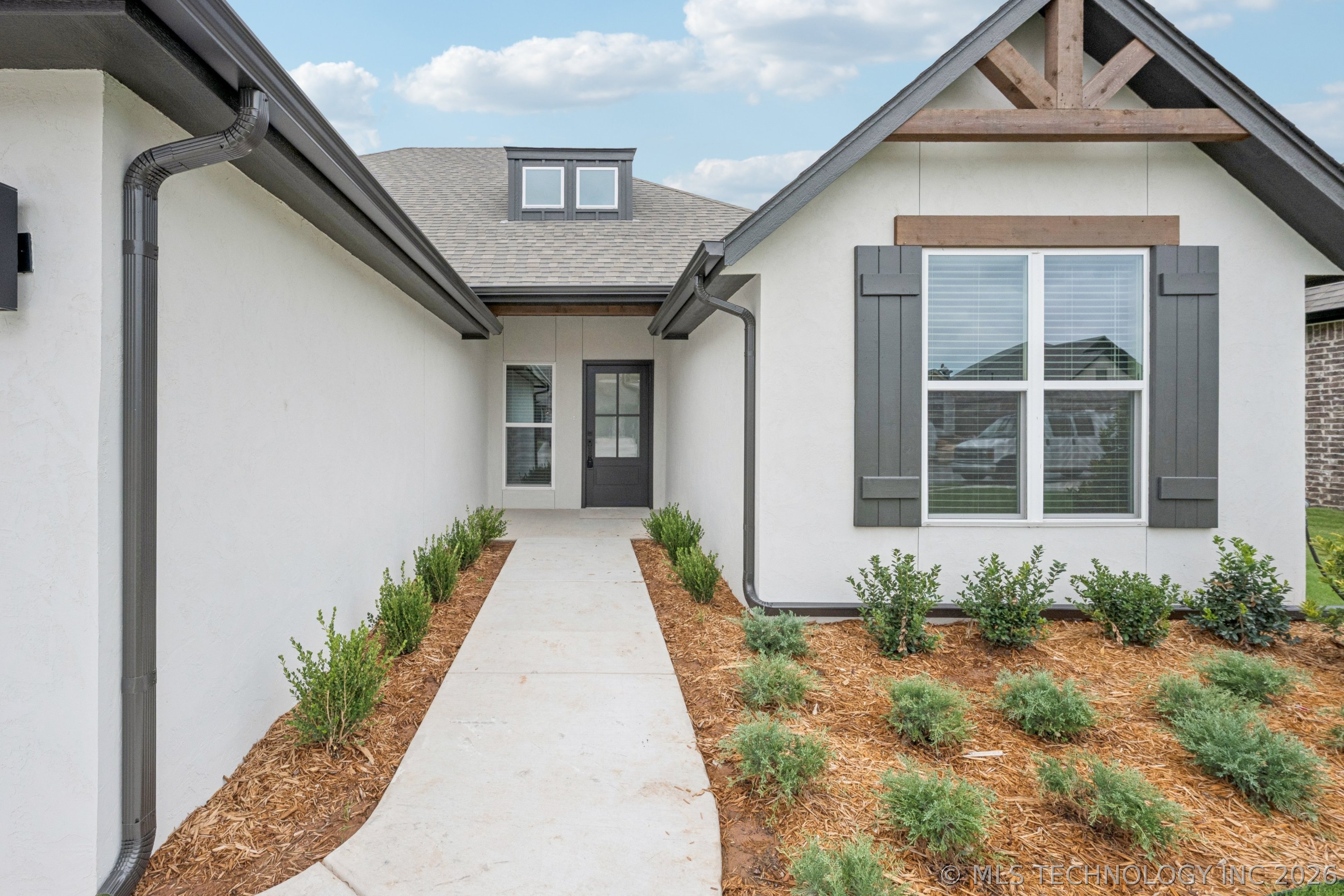 23193 E 106th Place S Property Photo 2